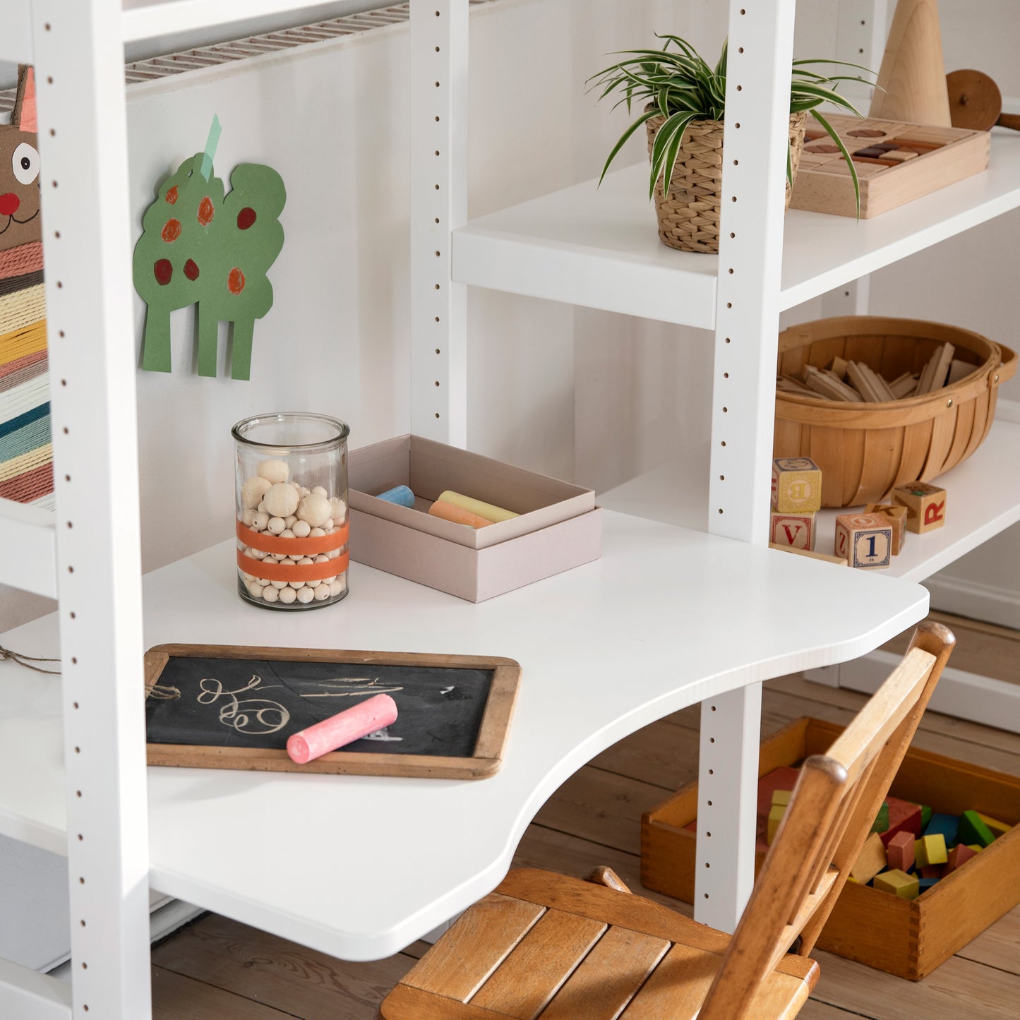 Hoppekids 'Storey' Shelving Unit - 8 Shelves & Desk (2 Shelf Sizes Available)