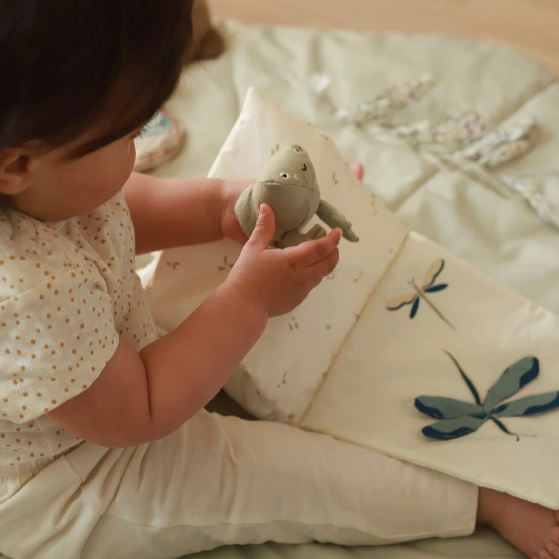 Avery Row Baby Fabric Book - Tales of the Riverbank