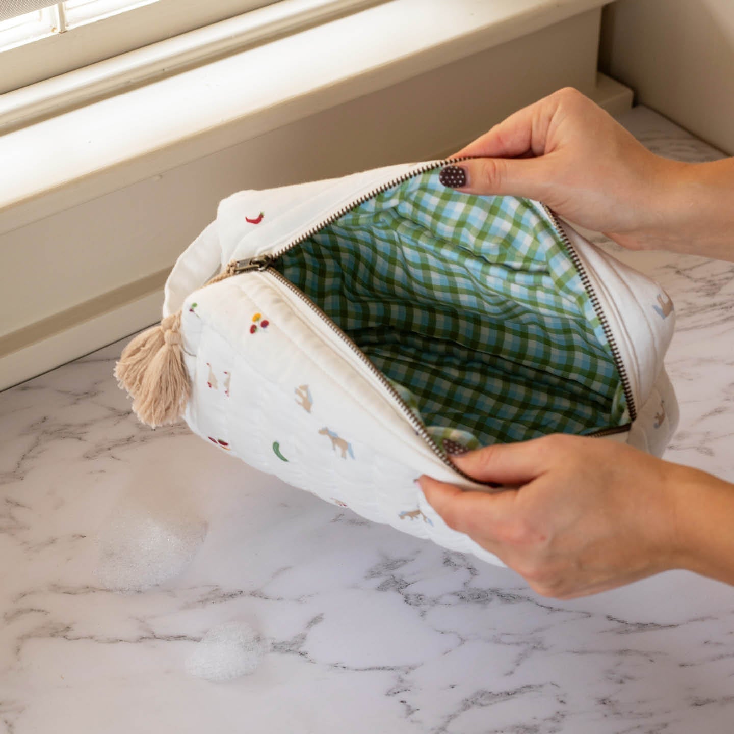 Avery Row Wash Bag - Little Farm