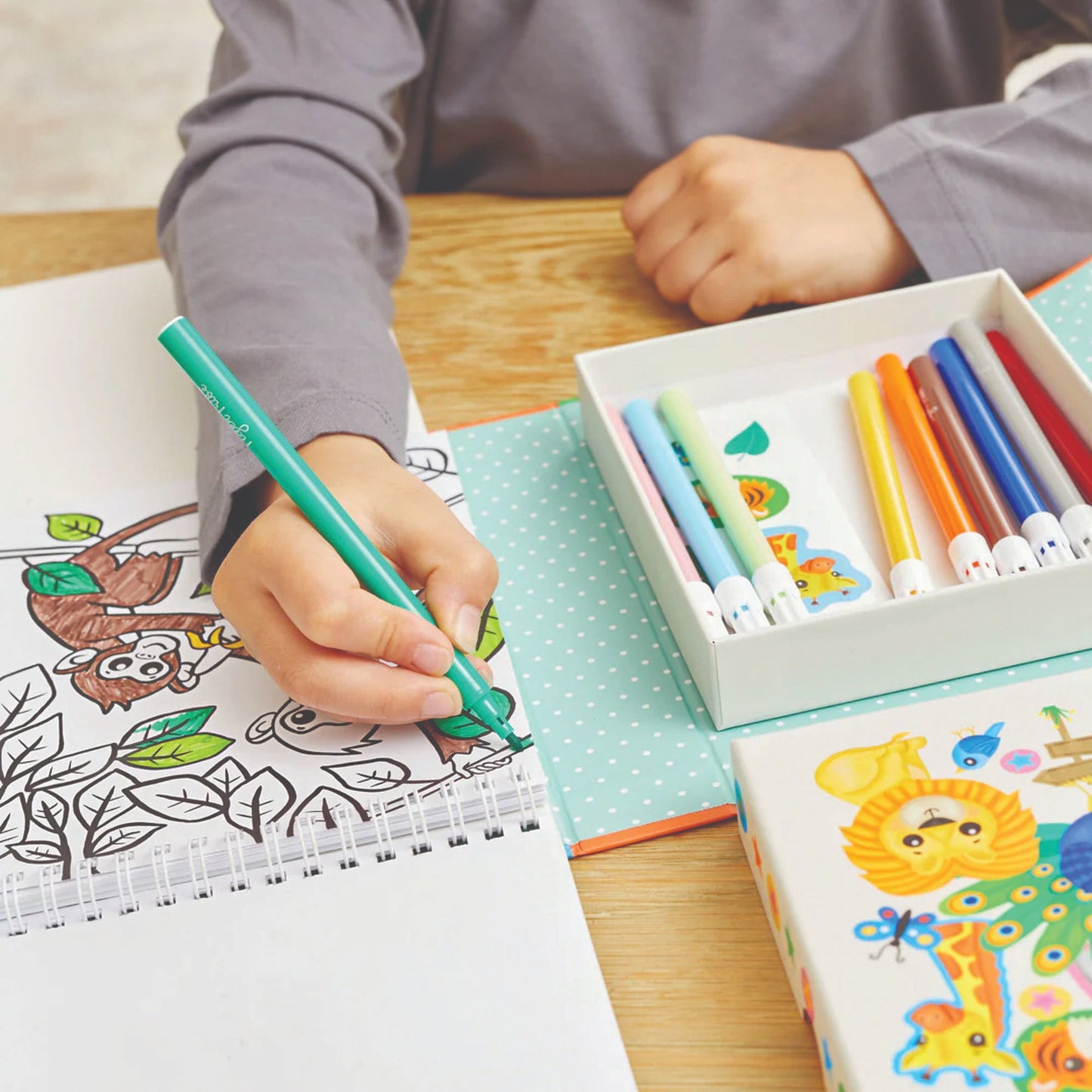 Tiger Tribe Colouring Set - Zoo