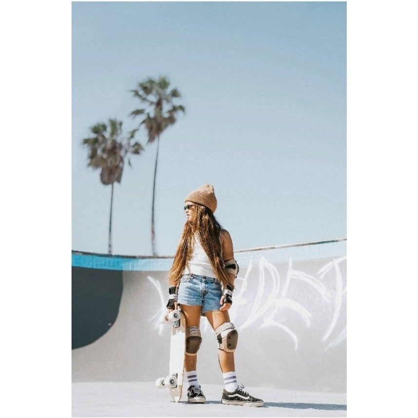 Banwood Skateboard + Protective Gear - Red