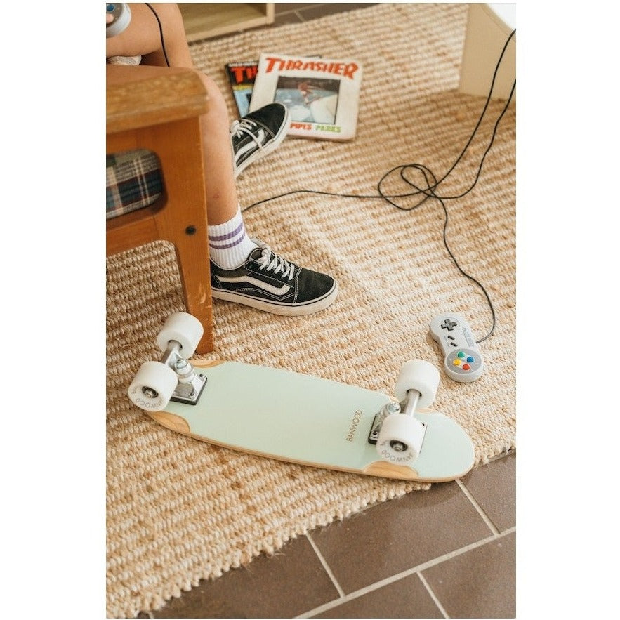Banwood Skateboard + Protective Gear - Mint