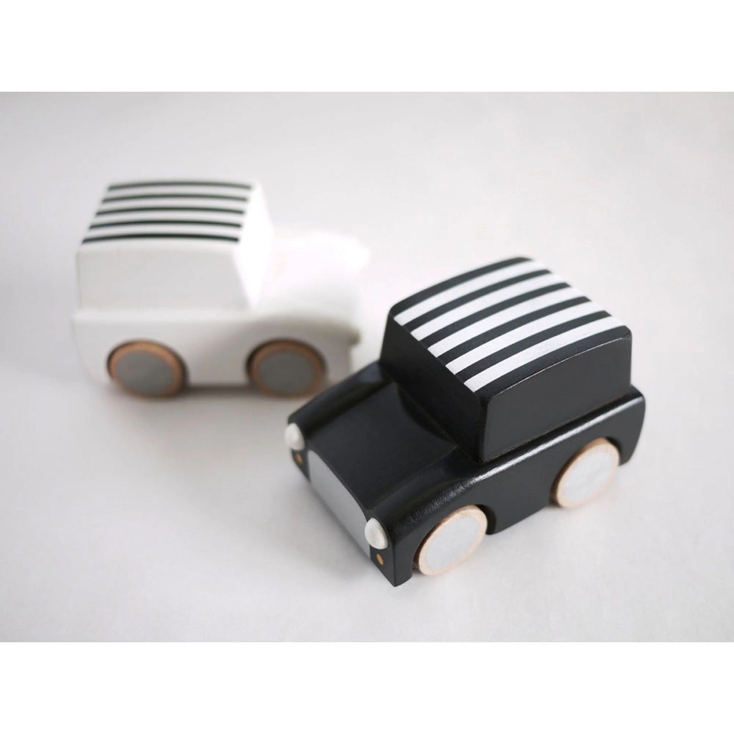 Kiko & GG Kuruma Classic Wooden Wind Up Car - Black/Stripes