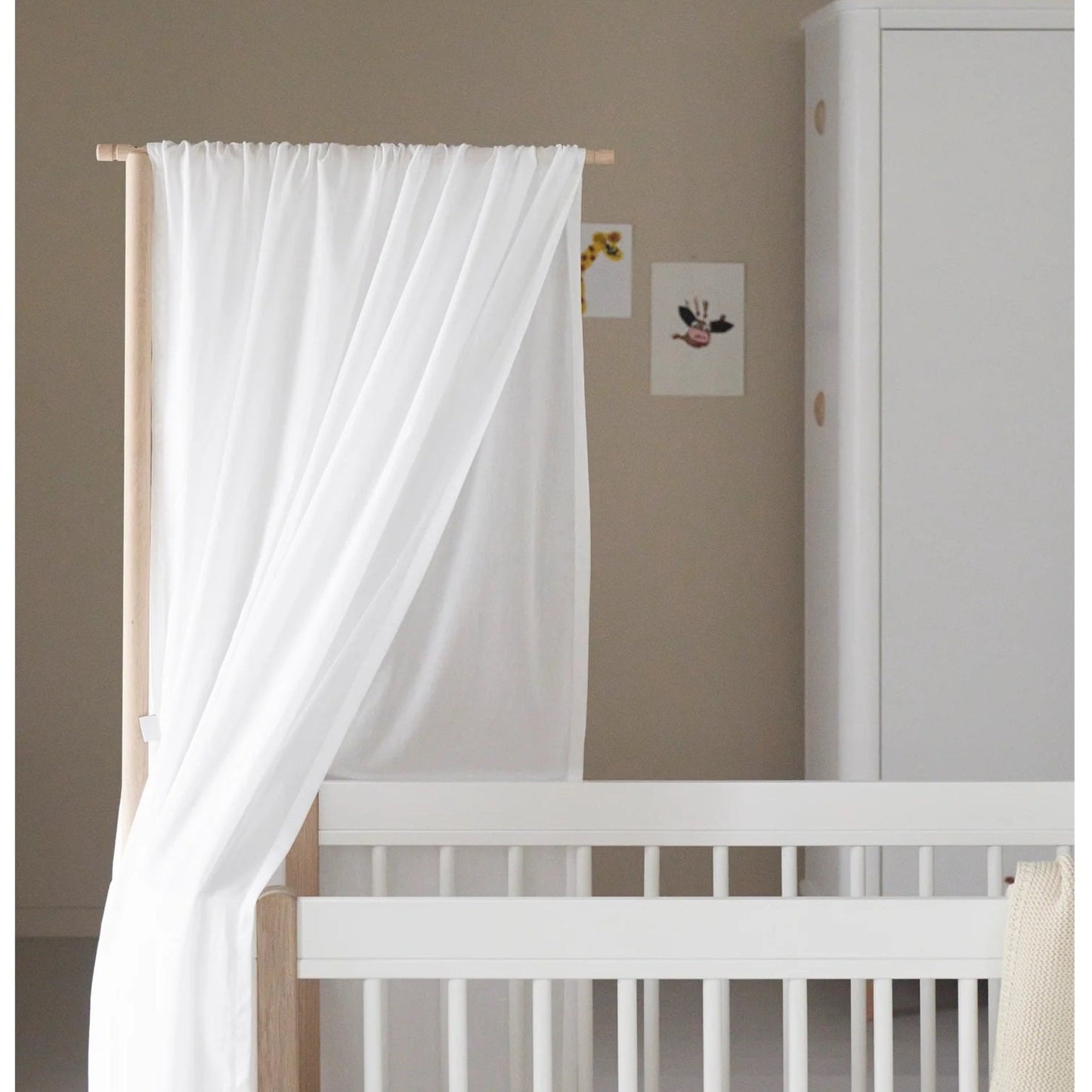 Oliver Furniture Wood Mini+ Cot Bed Incl. Junior Kit - Oak