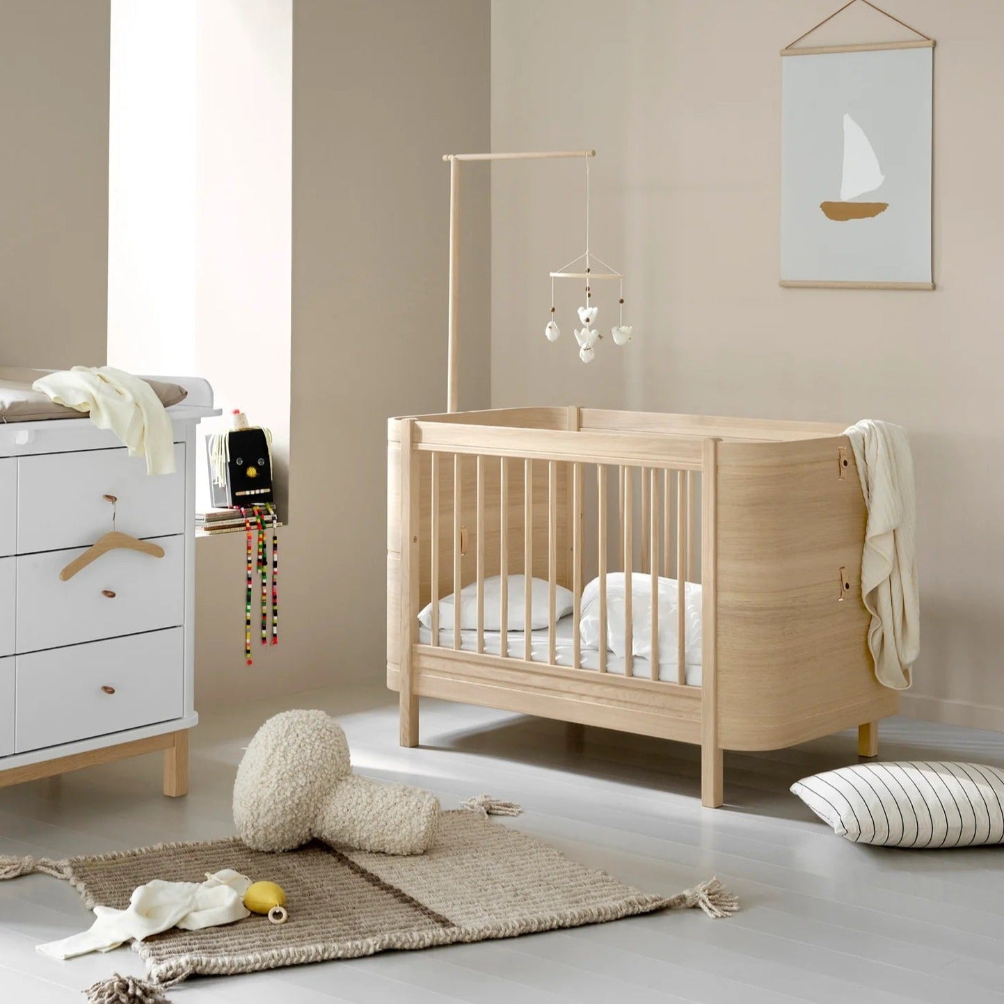 Oliver Furniture Wood Mini+ Cot Bed Incl. Junior Kit - Oak