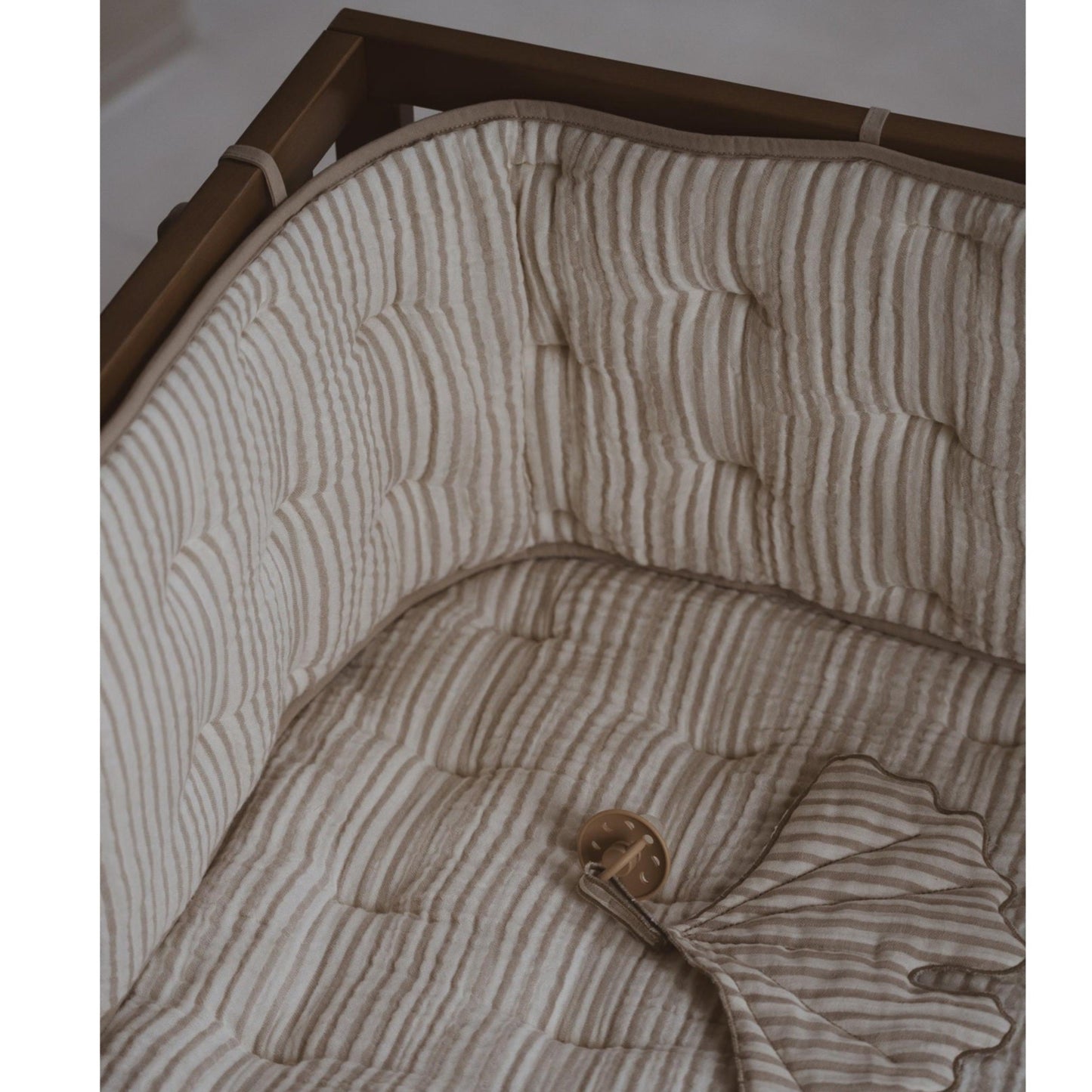 Quax Cot Bumper - Natural Collection - Stripes