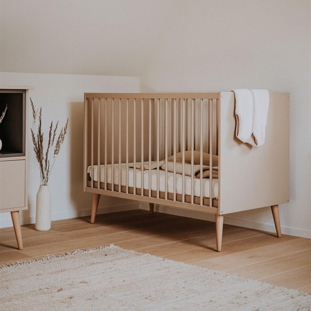 Quax Cocoon Cot - 120 x 60 cm - Latte