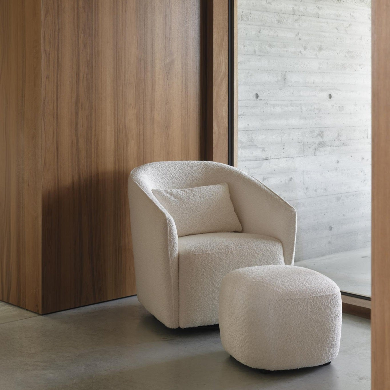 Quax Gomi Swivel & Gliding Nursing Chair - Cream