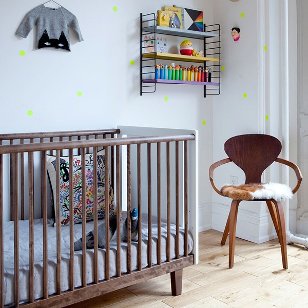 Oeuf NYC Rhea Cot Bed - White & Walnut