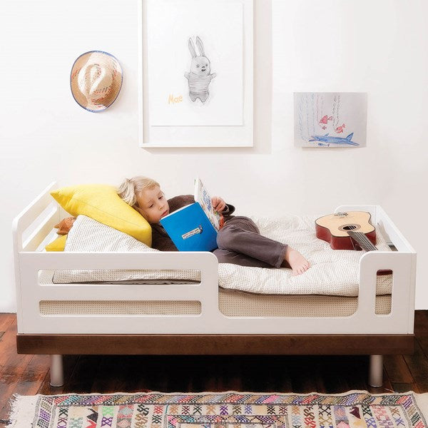 Oeuf NYC Classic Cot Bed - White & Walnut