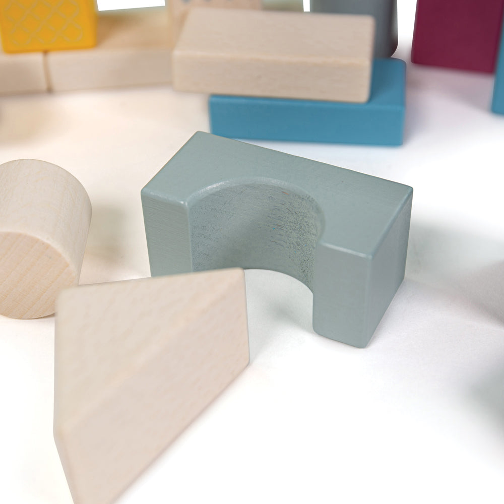 Bigjigs Drum of 50 Wooden Building Blocks
