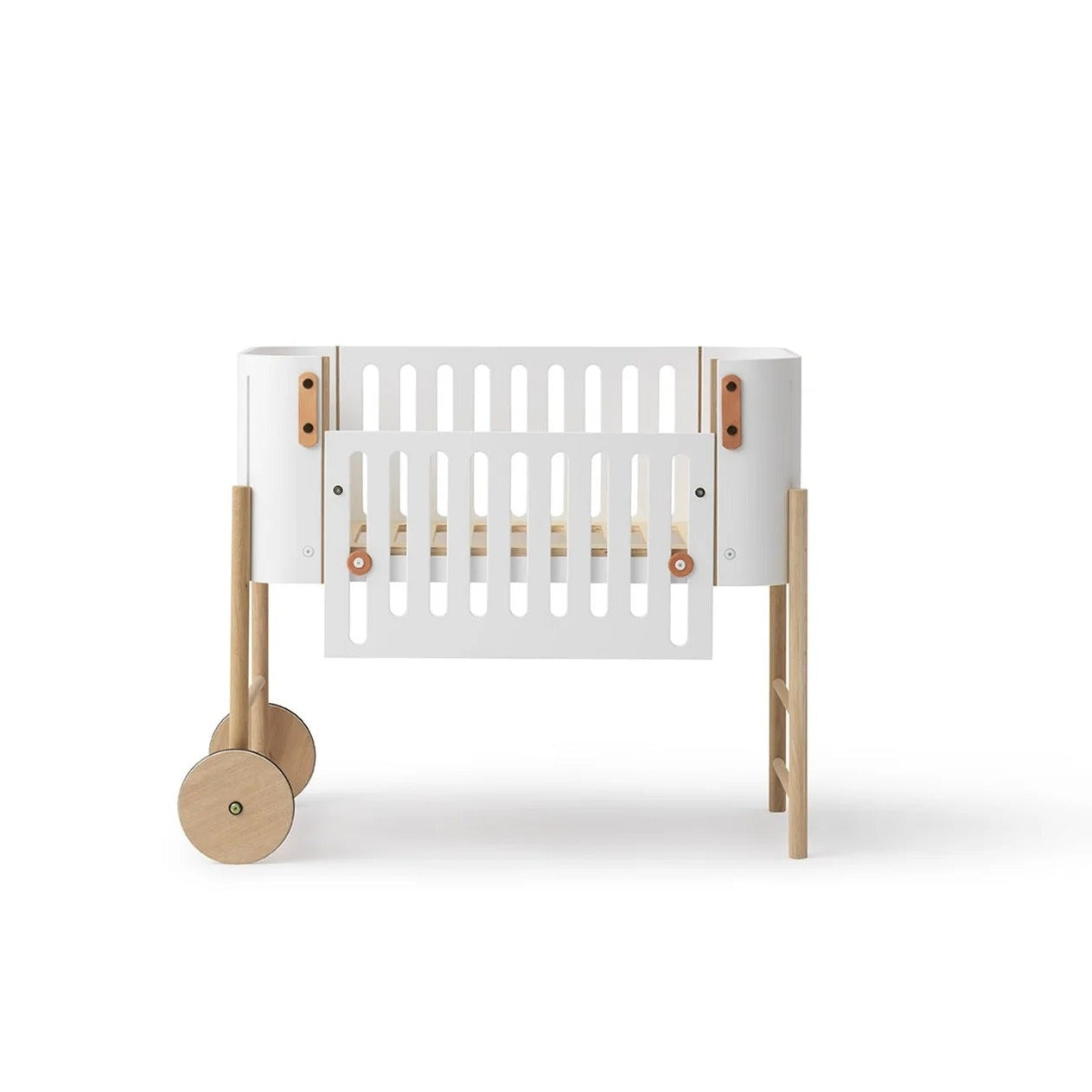 Oliver Furniture Wood Co-Sleeper Incl. Bench Conversion - White/Oak