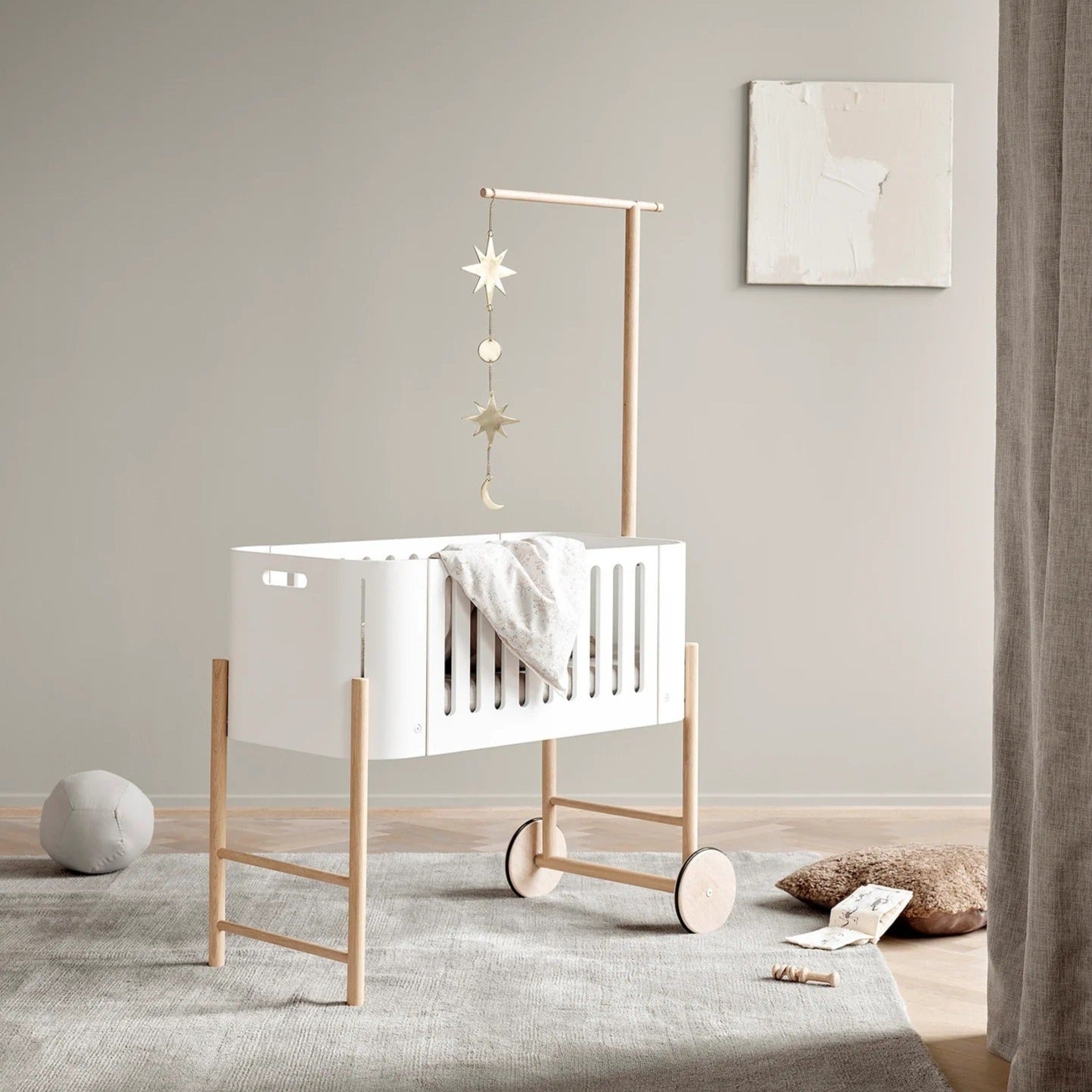 Oliver Furniture Wood Co-Sleeper Incl. Bench Conversion - White/Oak