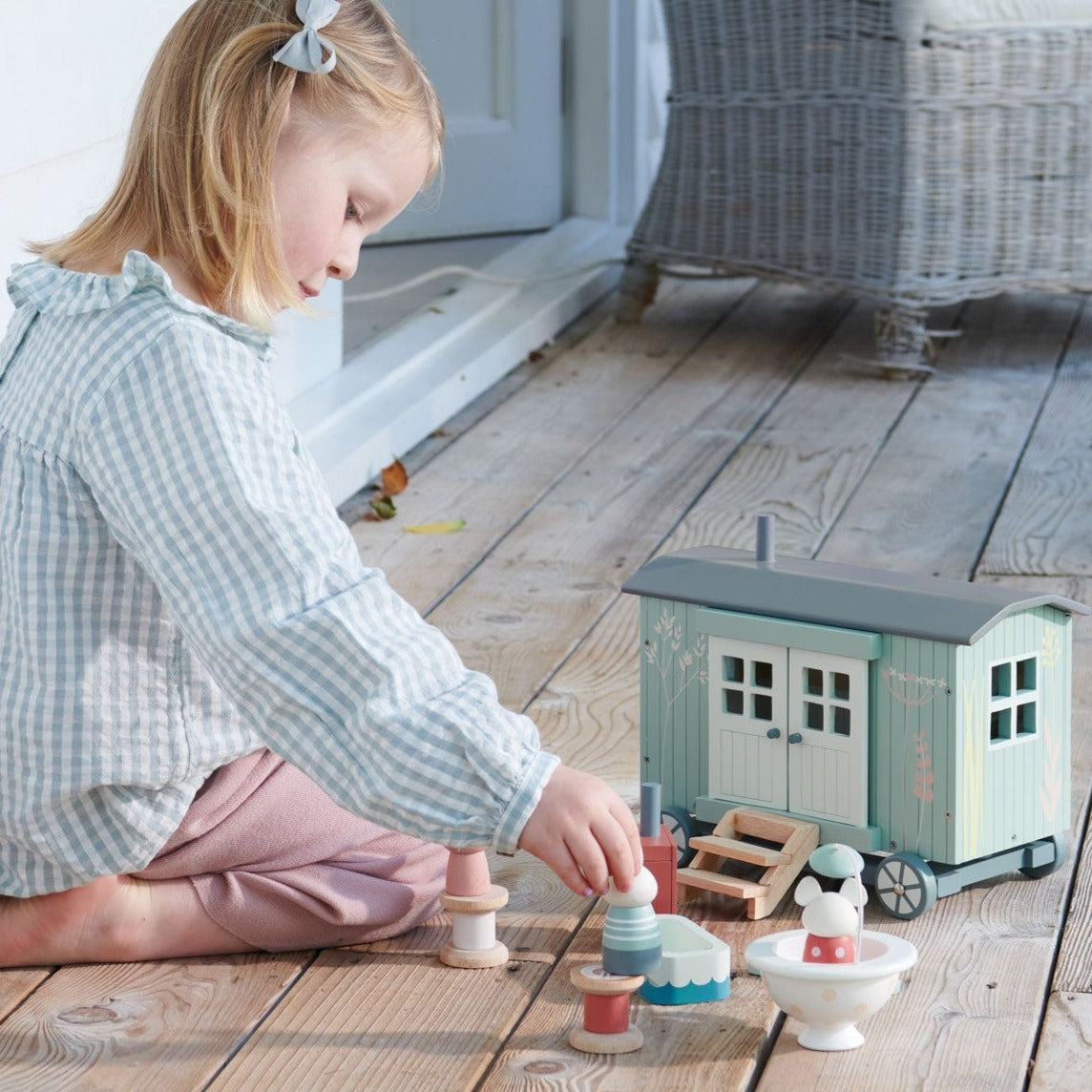 Tender Leaf Toys Secret Meadow Shepherds Hut