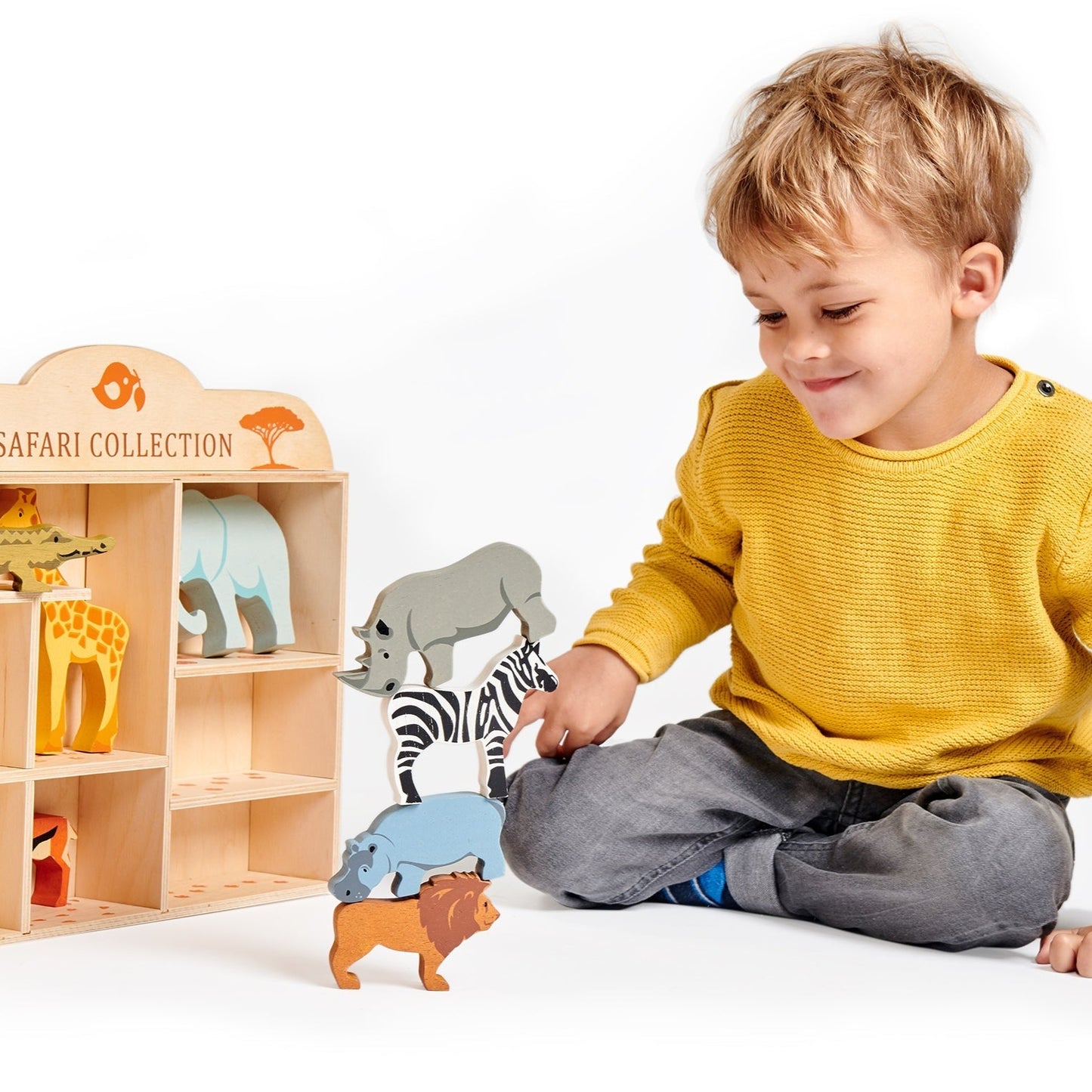 Tender Leaf Toys 8 Safari Animals & Shelf