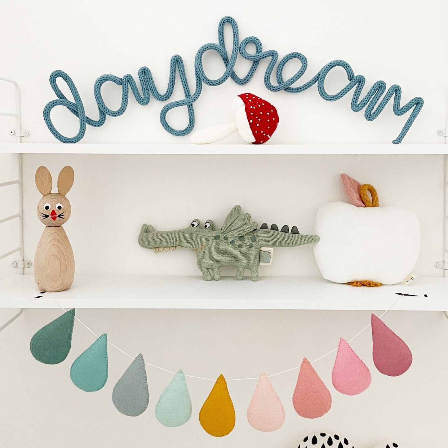 heykiddostudio 'Daydream' Word Wall Sign