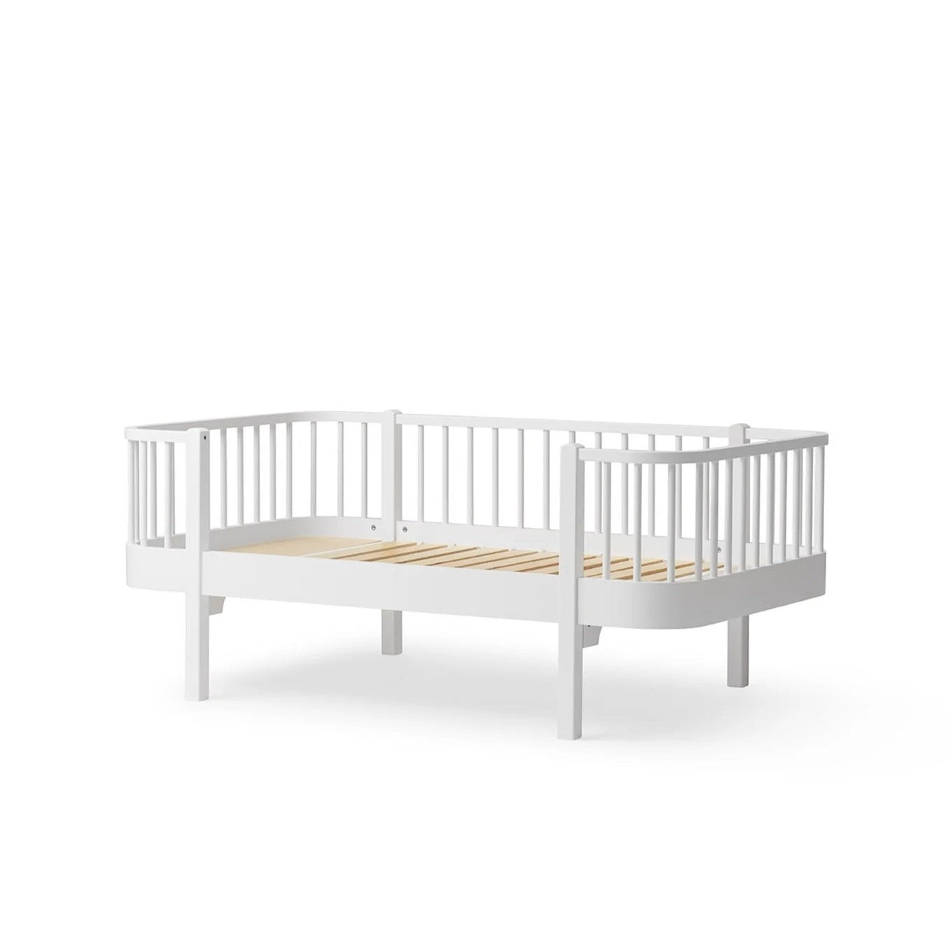 Oliver Furniture Wood Original Junior Day Bed - WhiteOliver Furniture Wood Original Junior Day Bed - White