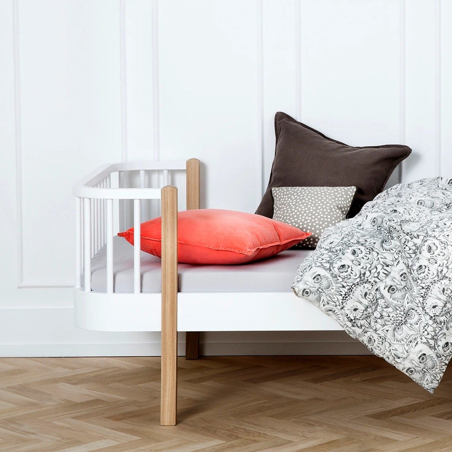 Oliver Furniture Wood Original Bed - White/Oak