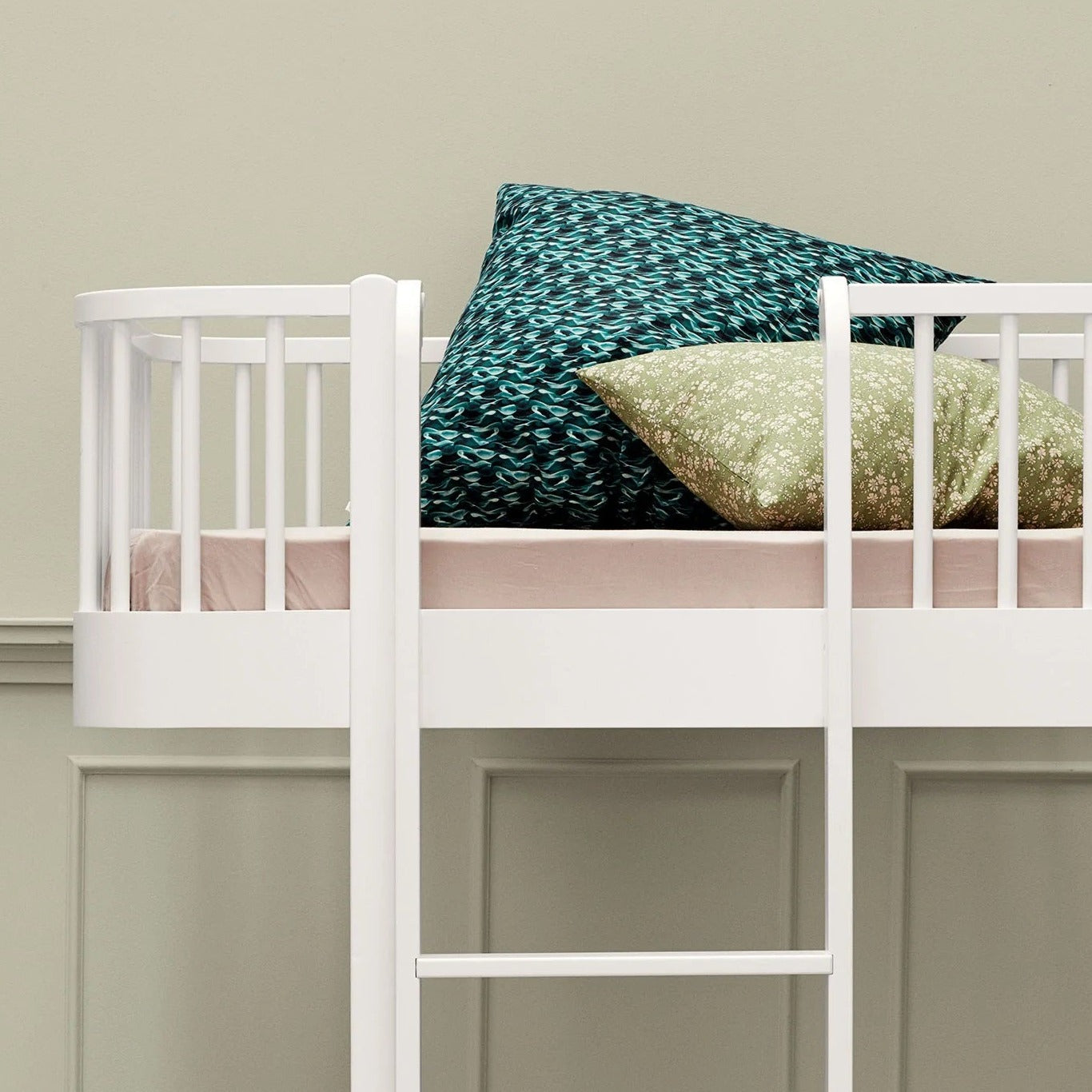 Oliver Furniture Wood Original Bunk Bed - White