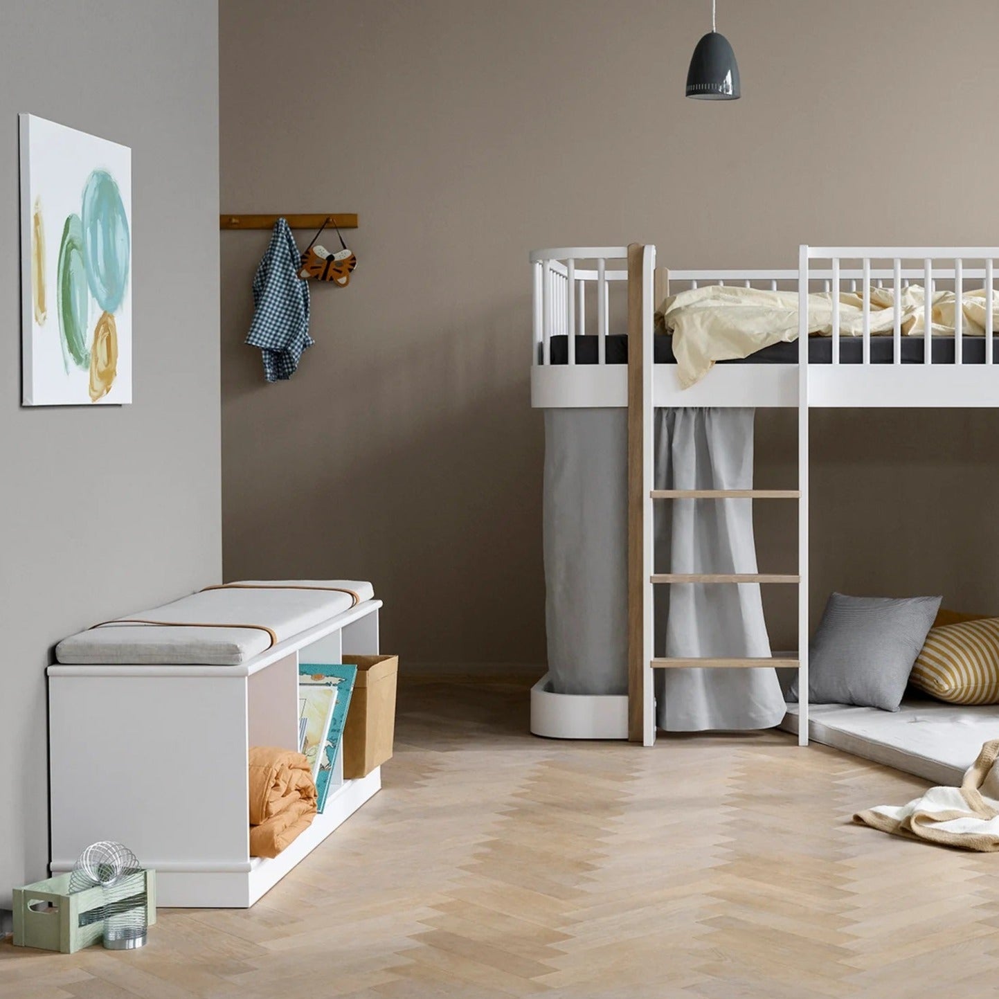 Oliver Furniture Wood Shelving Unit - 3 x 1 With Base