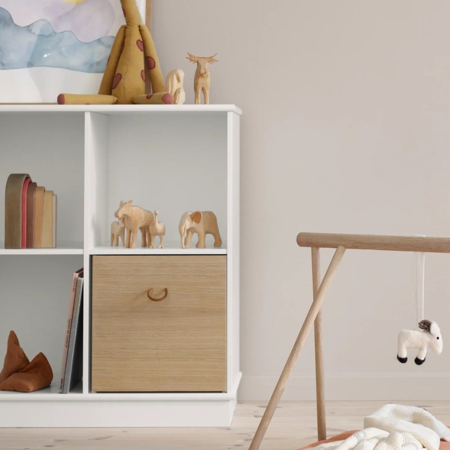 Oliver Furniture Wood Standing Shelving Unit - 5 x 2 With Base
