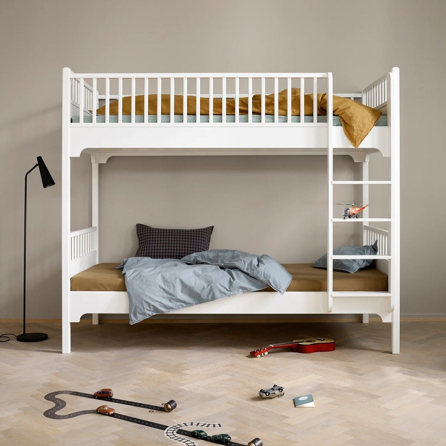 Oliver Furniture Seaside Classic Bunk Bed With Vertical Ladder