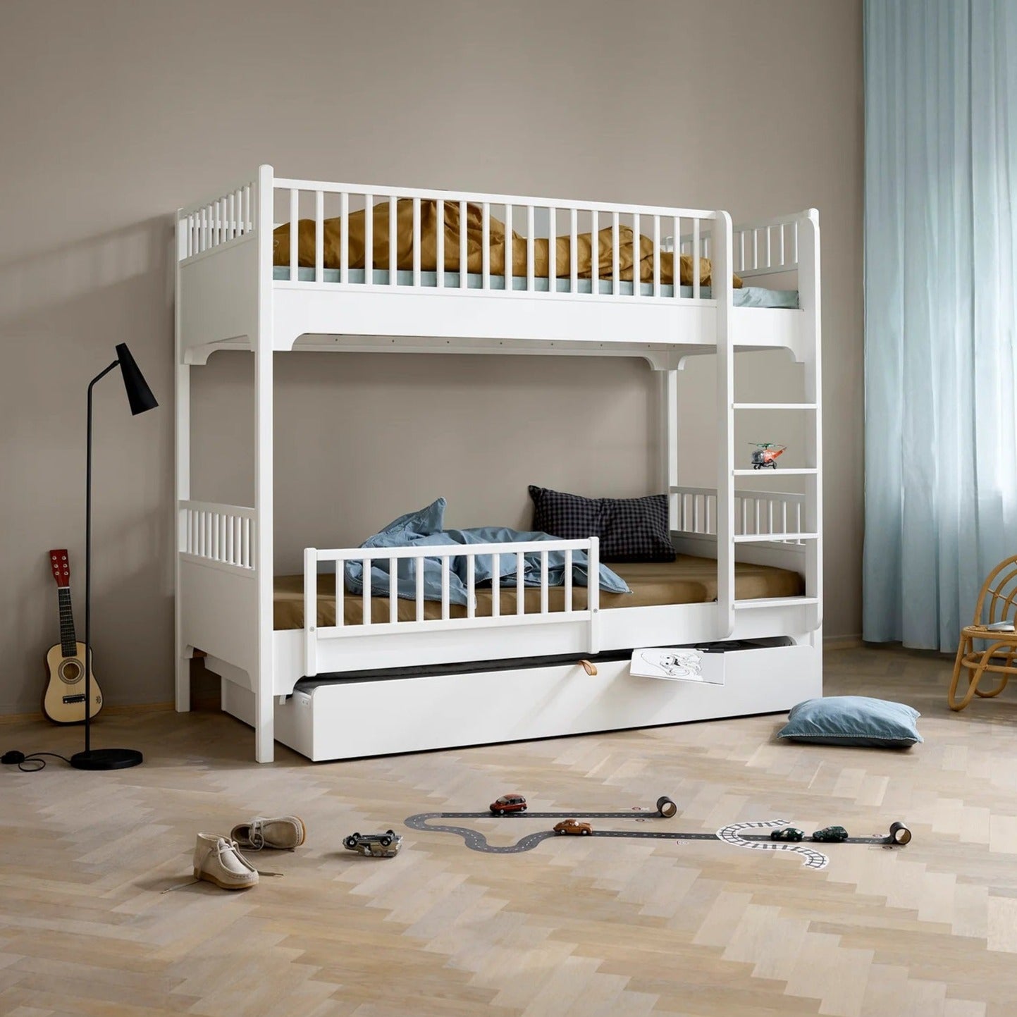 Oliver Furniture Seaside Classic Bunk Bed With Vertical Ladder