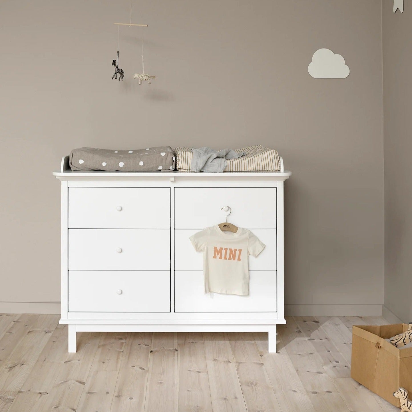 Oliver Furniture Seaside Dresser - 6 Drawers