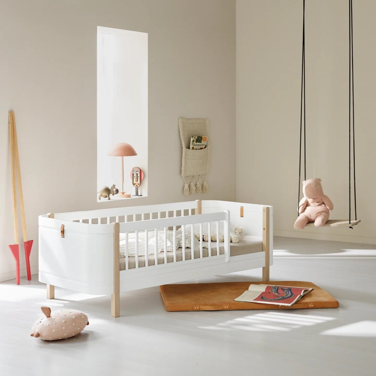 Oliver Furniture Wood Mini+ Cot Bed Incl. Junior Kit - White/Oak