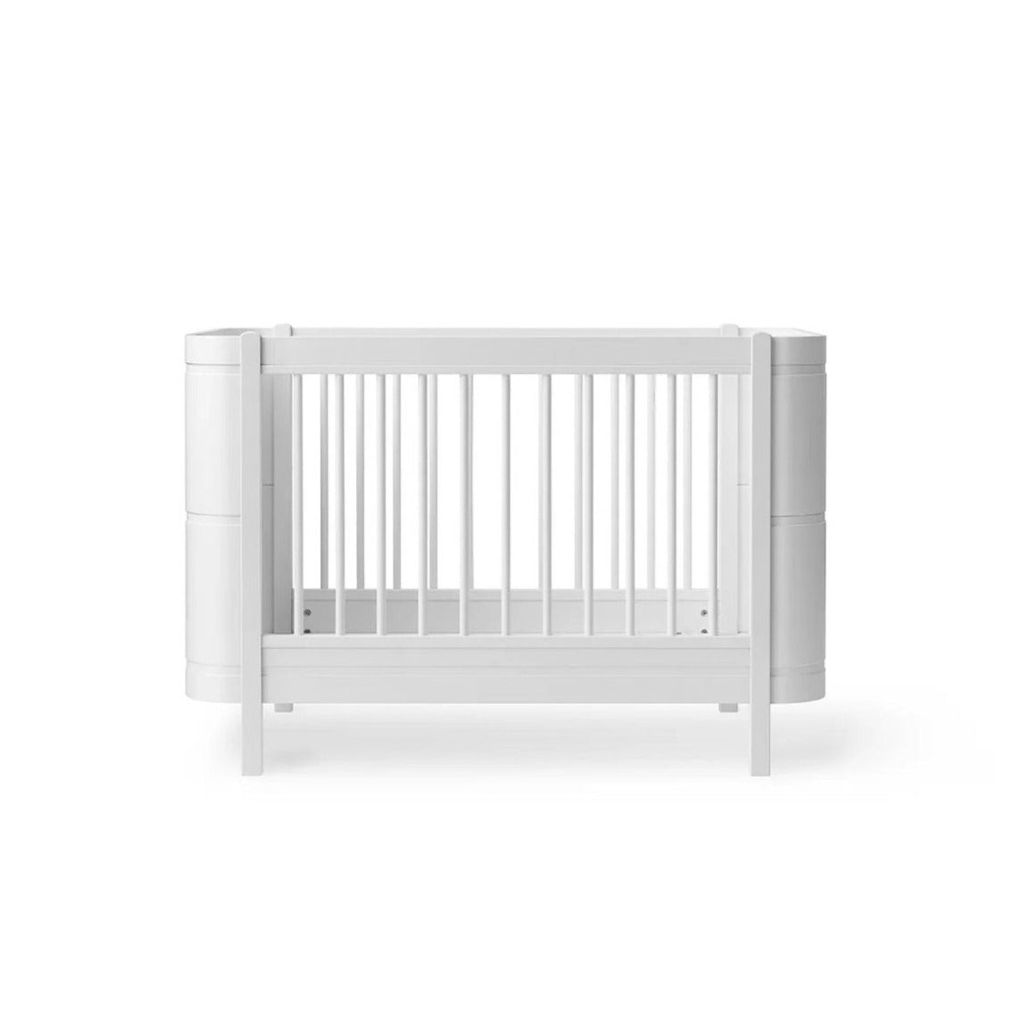 Oliver Furniture Wood Mini+ Cot Bed Incl. Junior Kit - White