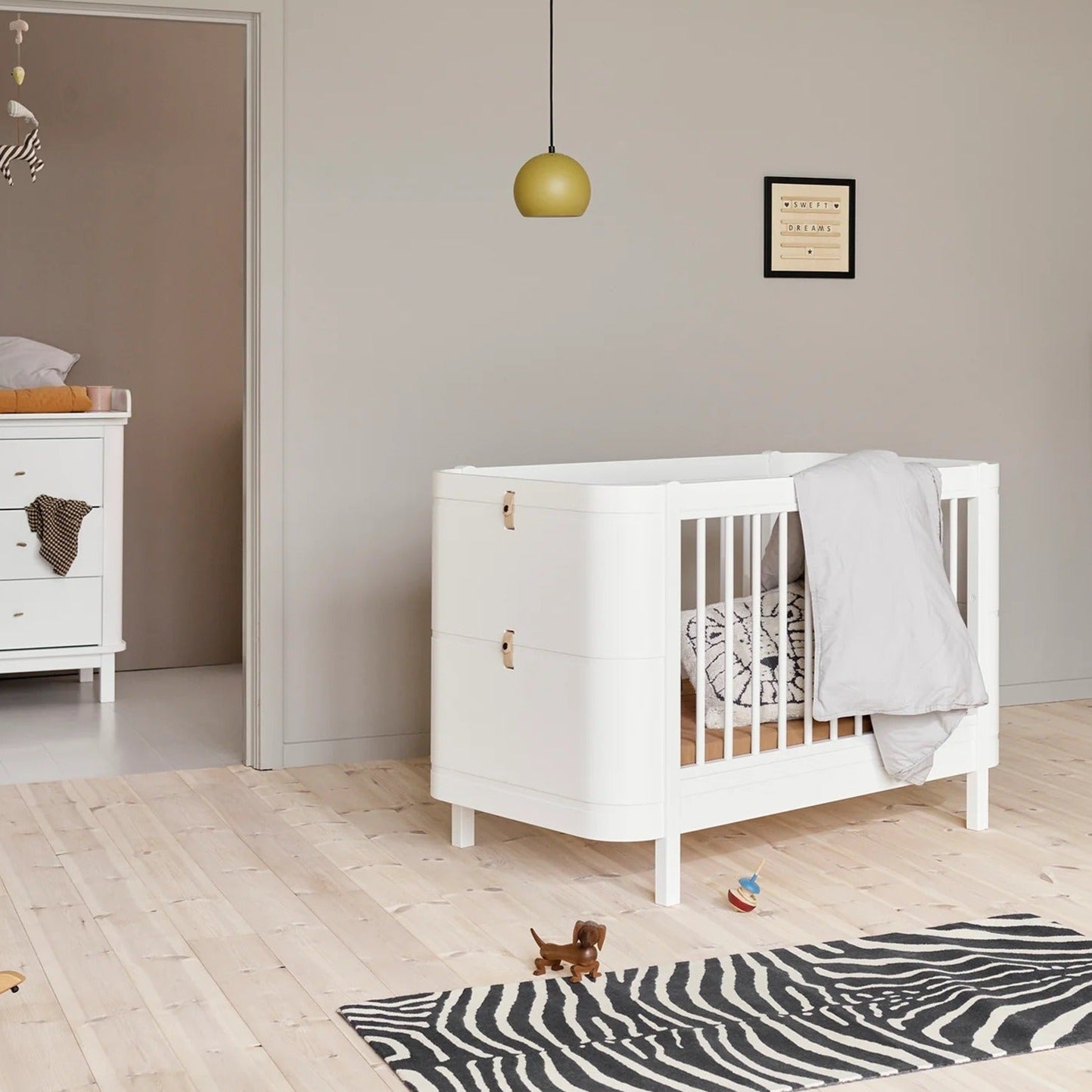 Oliver Furniture Wood Mini+ Cot Bed Incl. Junior Kit - White