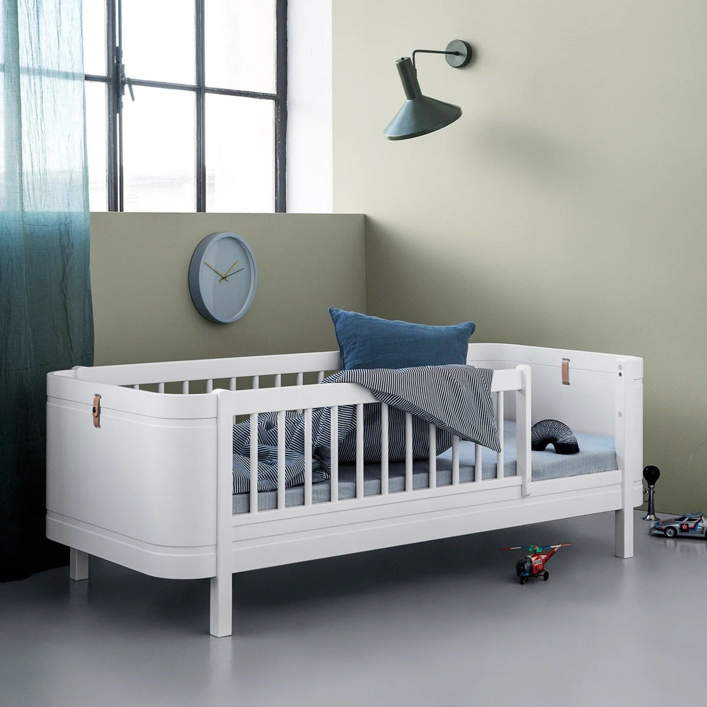 Oliver Furniture Wood Mini+ Cot Bed Incl. Junior Kit - White