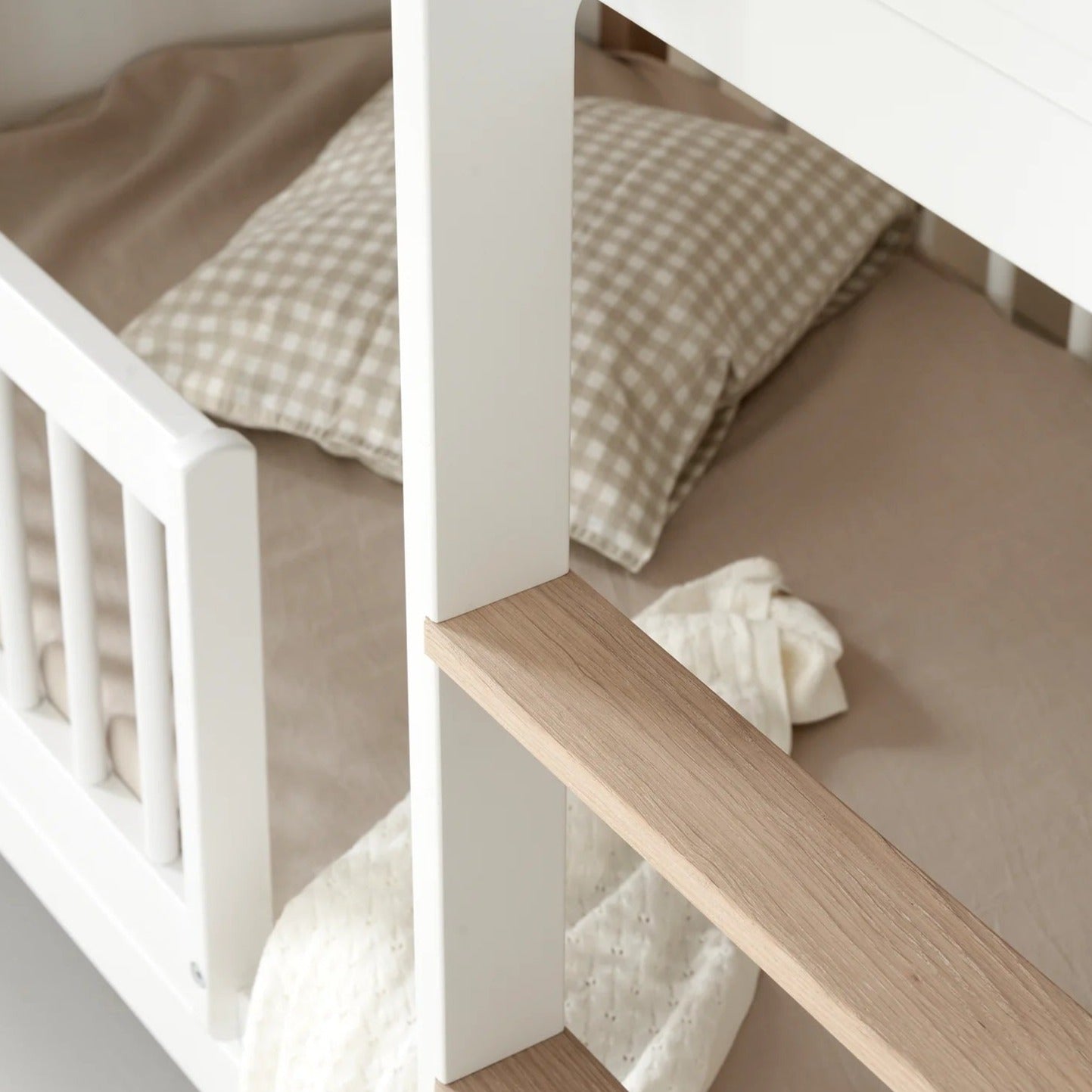 Oliver Furniture Wood Mini+ Low Bunk Bed - White/Oak