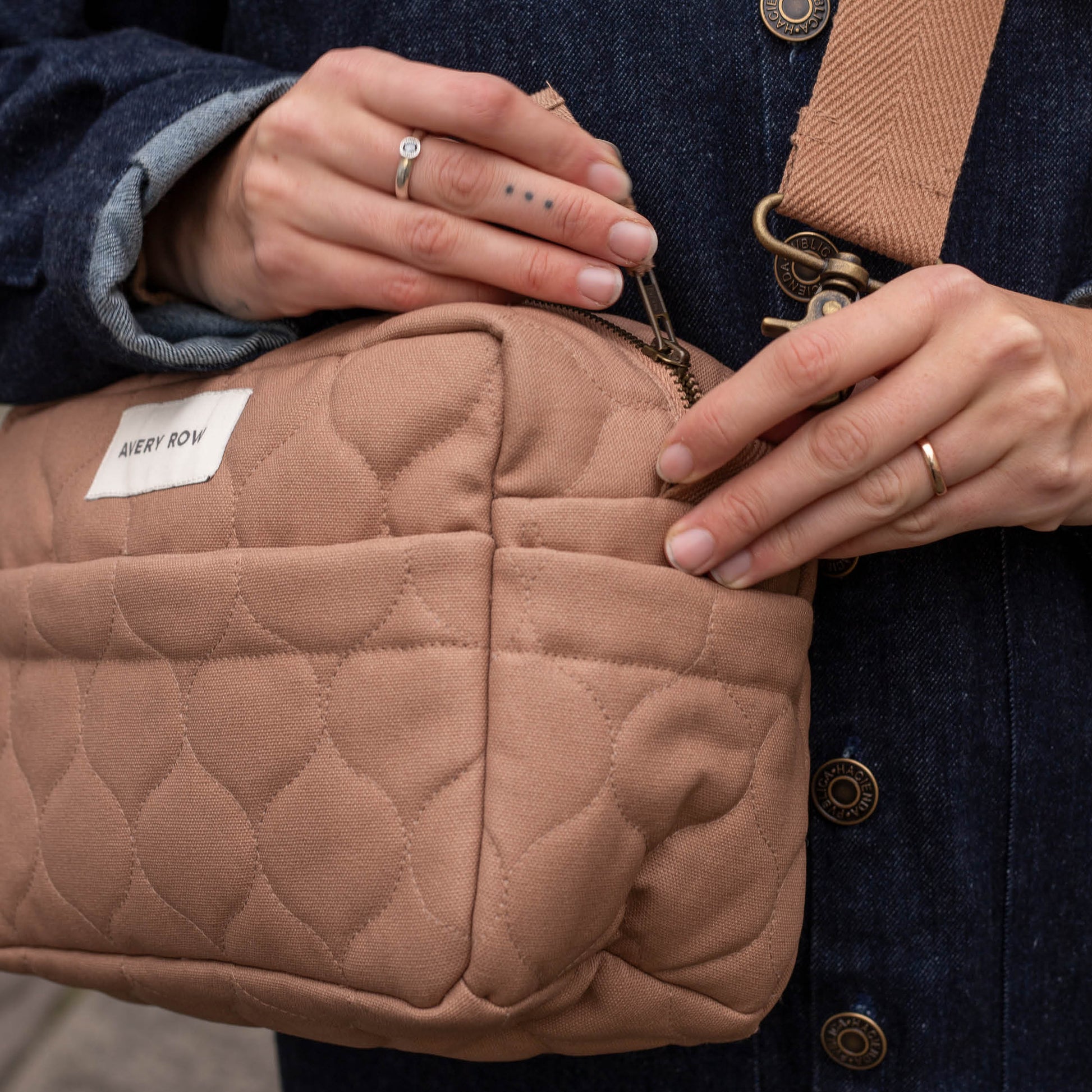 Avery Row Pram Organiser Bag - Latte