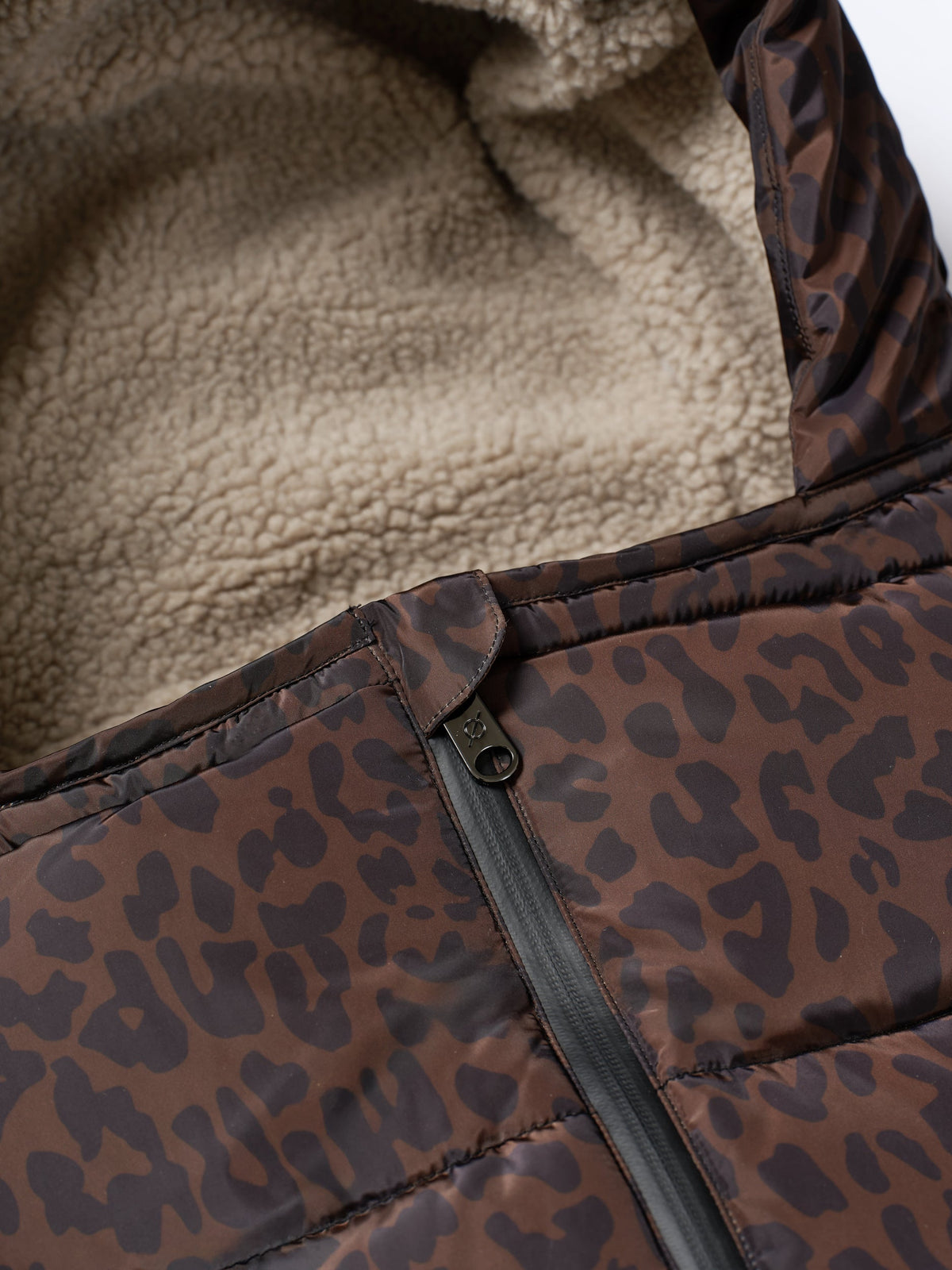 Finnsøn ALMA Eco Universal quilted footmuff - Chocolate Leopard