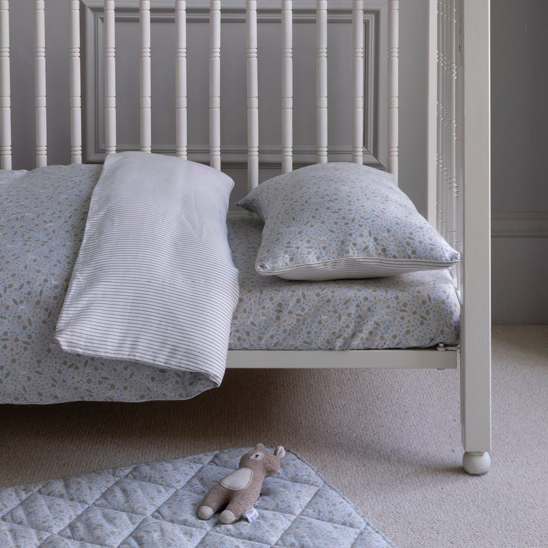 Avery Row Cotbed Fitted Sheet - Nature Trail