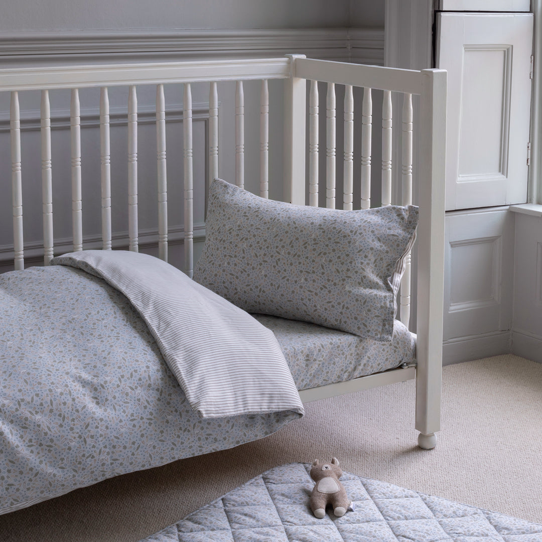 Avery Row Organic Cotton Cotbed Bedding Set - Nature Trail
