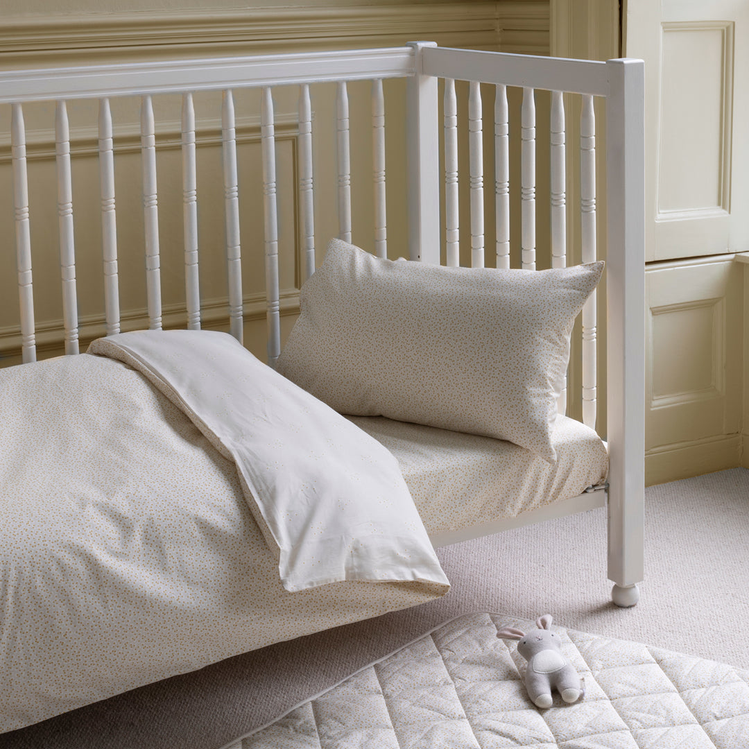 Avery Row Organic Cotton Cotbed Bedding Set - Daisy Meadow