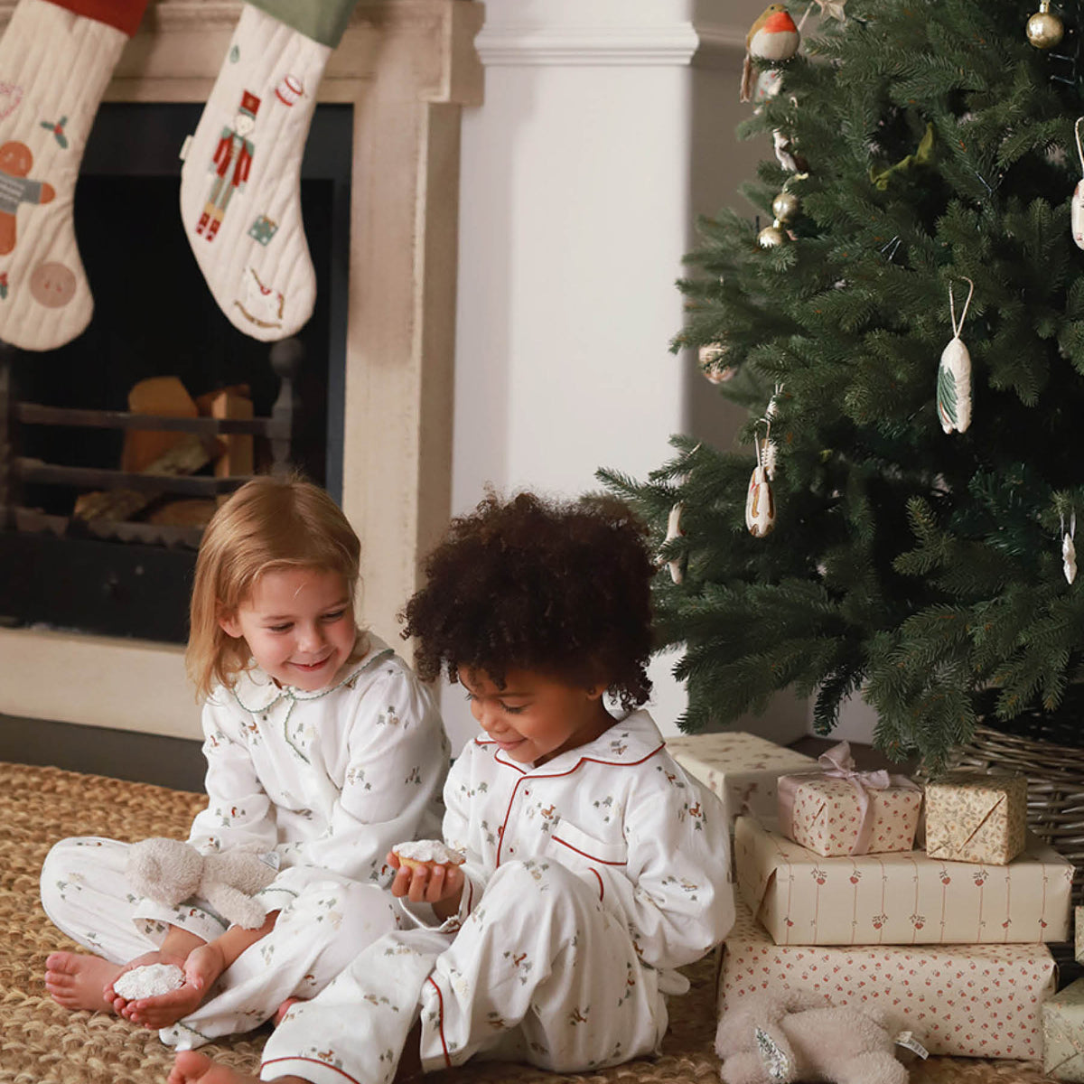 Avery Row Children's Christmas Flannel Pyjamas - Winter Ski/Green Trim