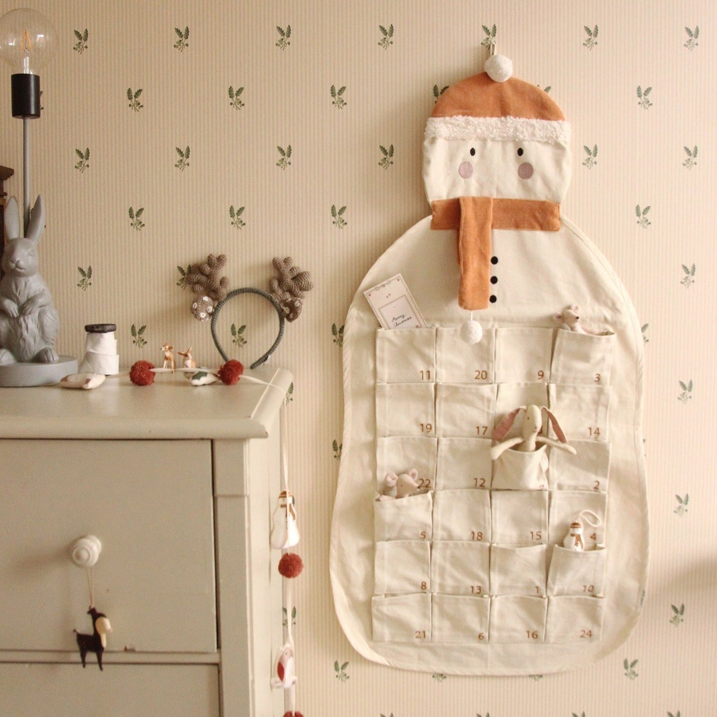 Avery Row Christmas Advent Calendar - Frosty Friends