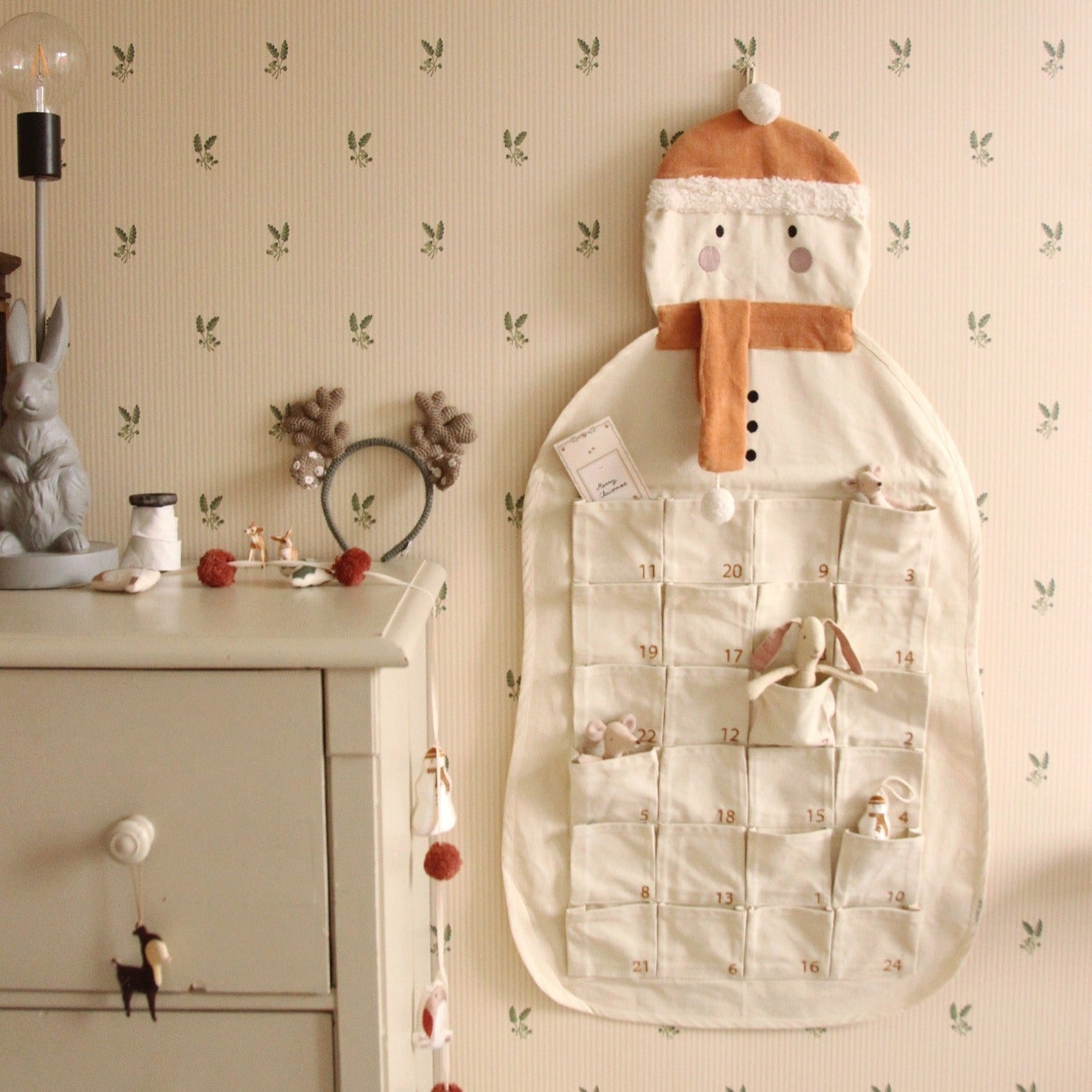 Avery Row Christmas Advent Calendar - Frosty Friends