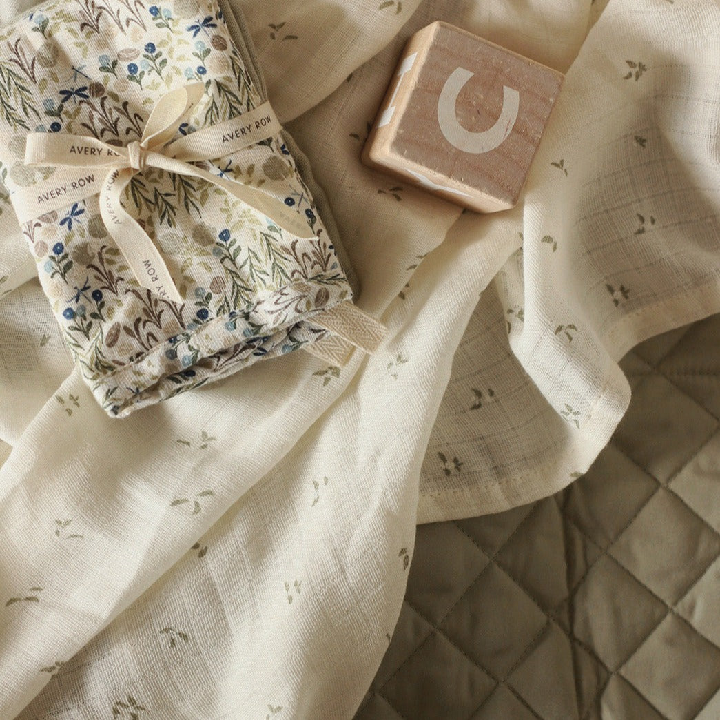 Avery Row Organic Baby Muslin Swaddle - Nettle Scatter