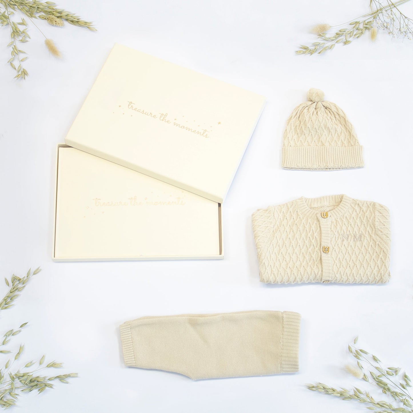 My 1st Outfit & Memory Book Personalised Baby Gift Set by The Baby Gifting Co.