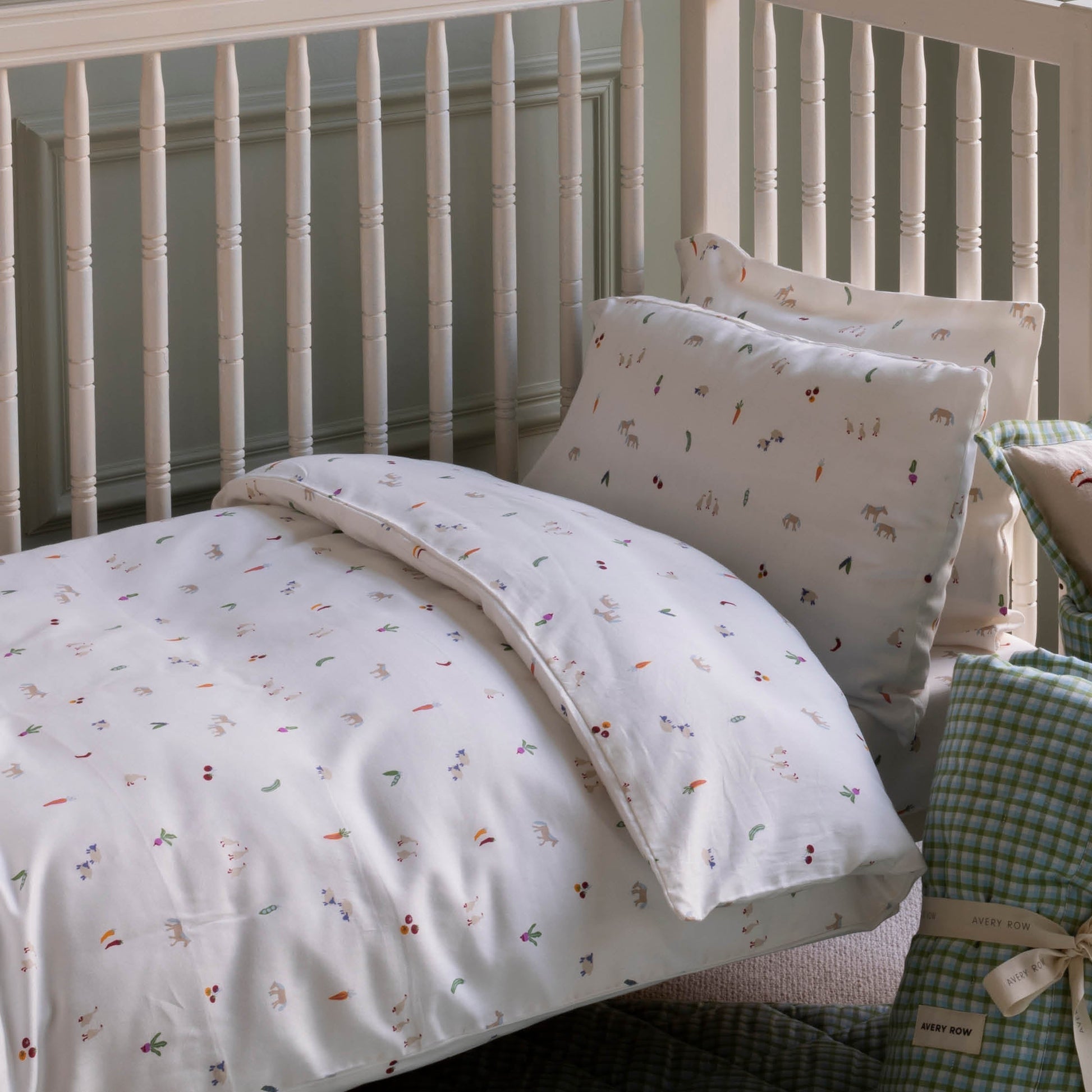 Avery Row Organic Cotton Cotbed Bedding Set - Little Farm