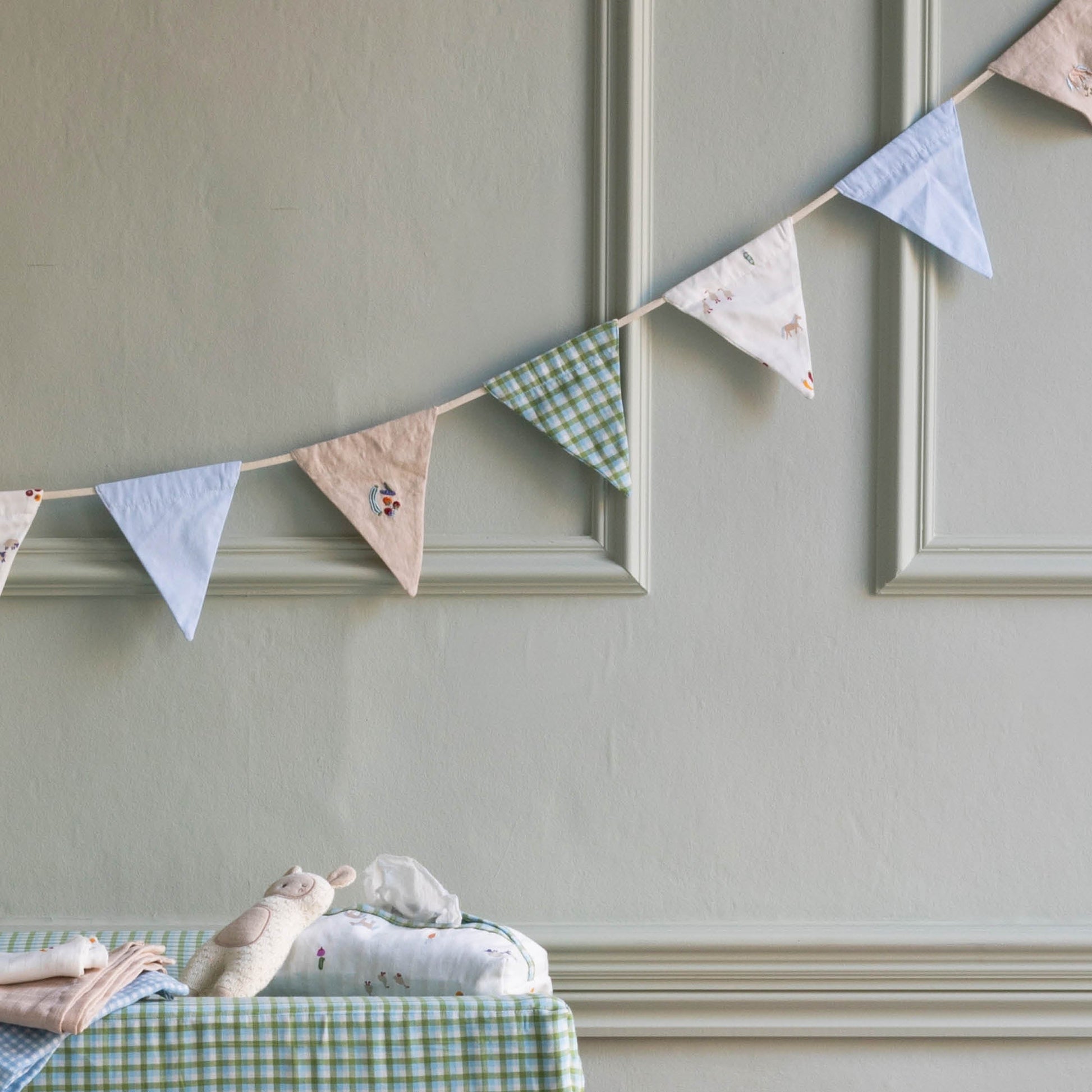 Avery Row Bunting - Little Farm