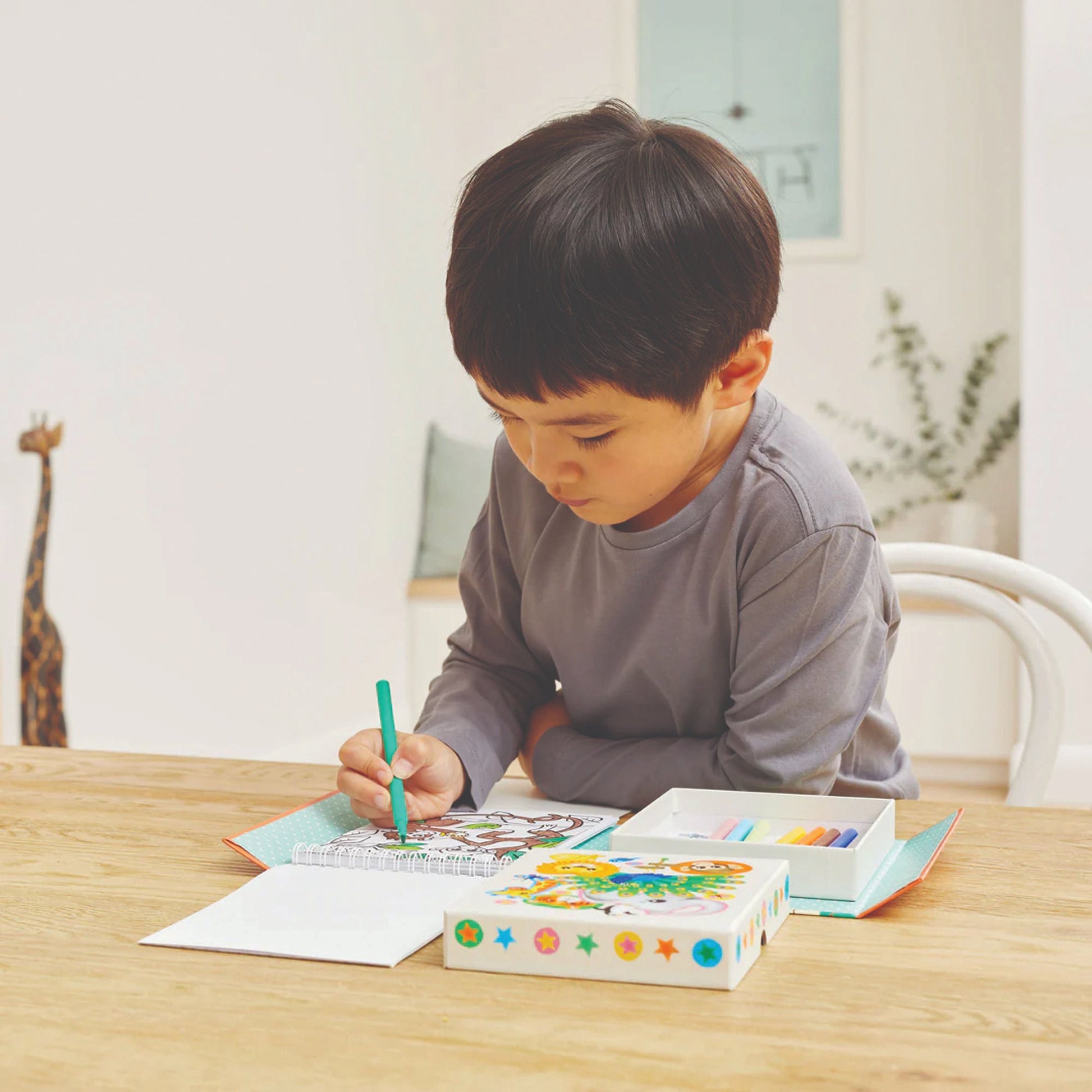 Tiger Tribe Colouring Set - Zoo
