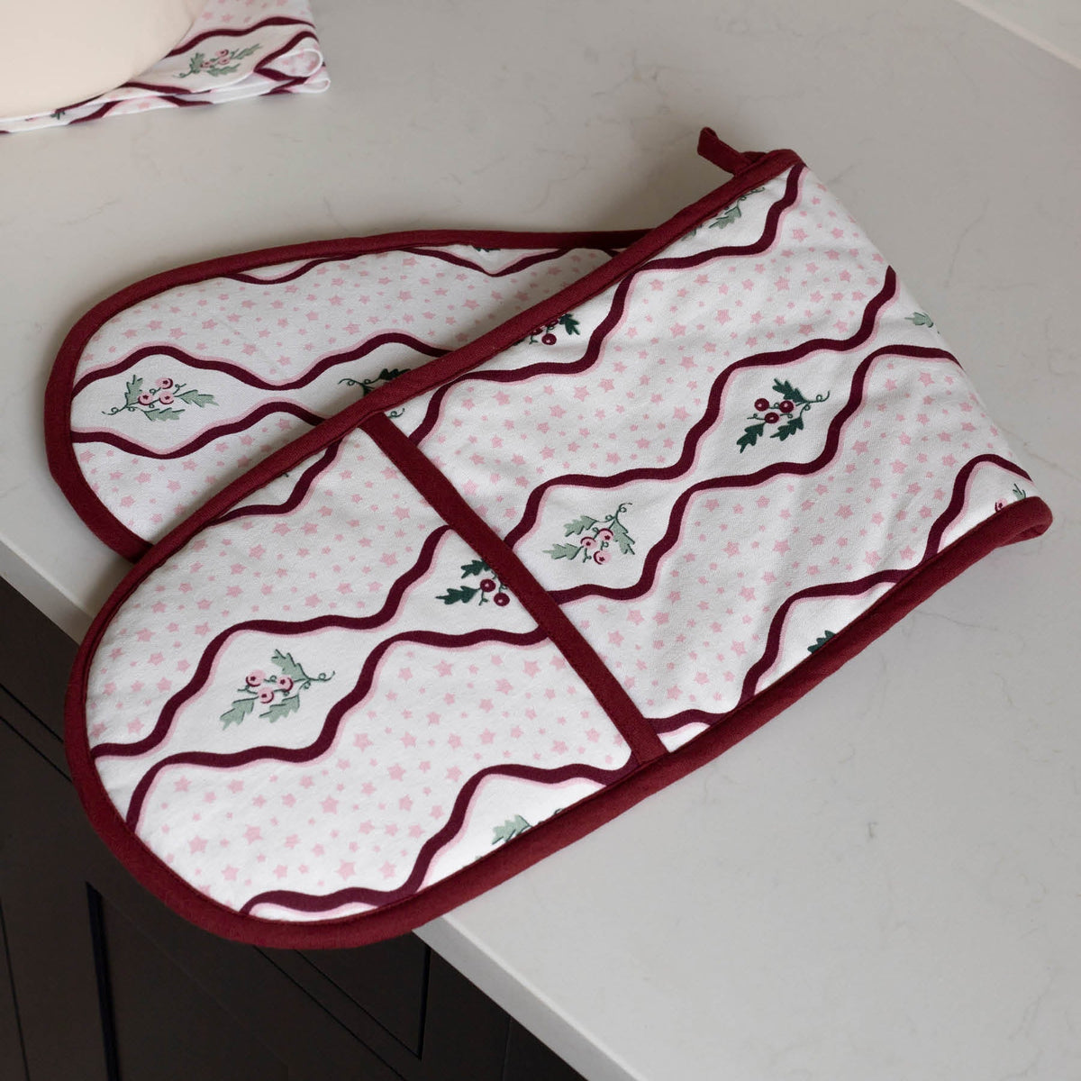 Avery Row Christmas Double Oven Glove - Berry Ribbons