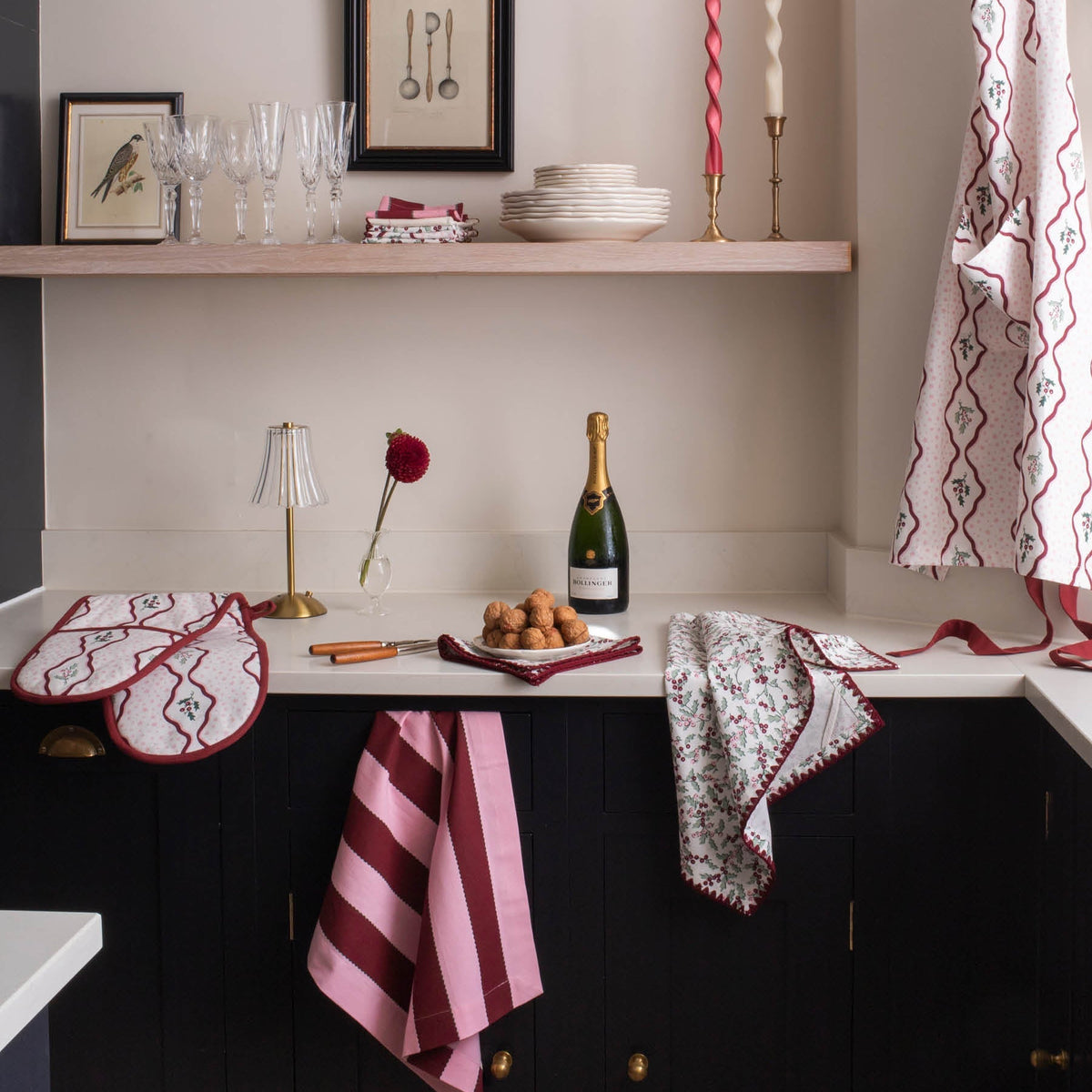 Avery Row Christmas Double Oven Glove - Berry Ribbons