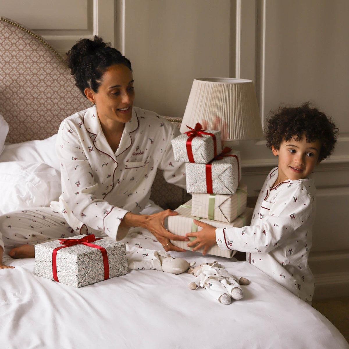 Avery Row Children's Flannel Pyjamas - Holly Scatter