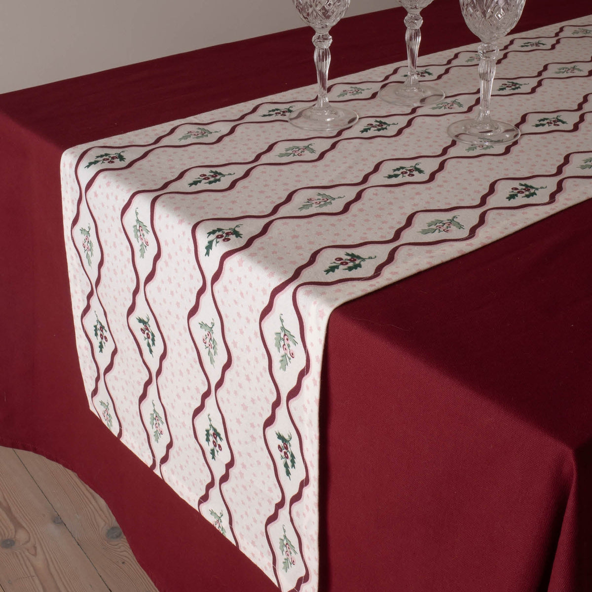 Avery Row Table Runner - Berry Ribbons